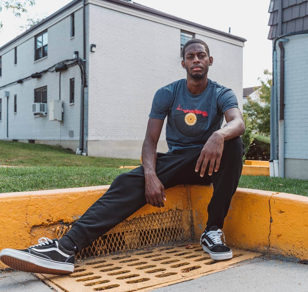 ブルックリンインダストリーズのインスタグラム：「Tish in the Skyline Vinyl T-Shirt and Industry Sweatpant. 📷 : @marki3marc   #brooklynindustries #liveworkcreate #mensfashion」