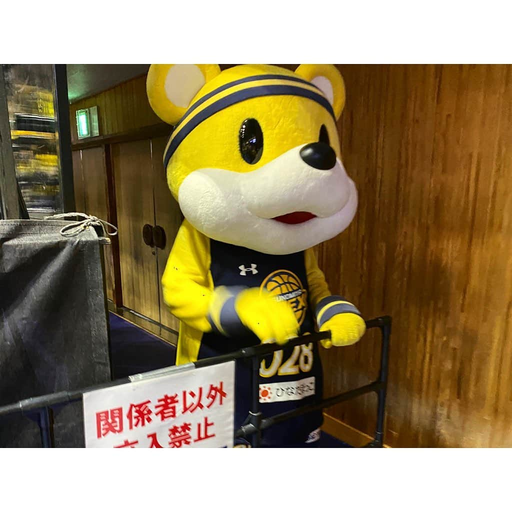 林唯衣さんのインスタグラム写真 - (林唯衣Instagram)「Bリーグが開幕！宇都宮ブレックスvs琉球ゴールデンキングスの試合を週末2試合観に行ってきたよ〜〜〜楽しかった〜〜〜祝！開幕2連勝🏀🔥　#BREX #ハヤシ旅」10月7日 7時46分 - yui__hayashi