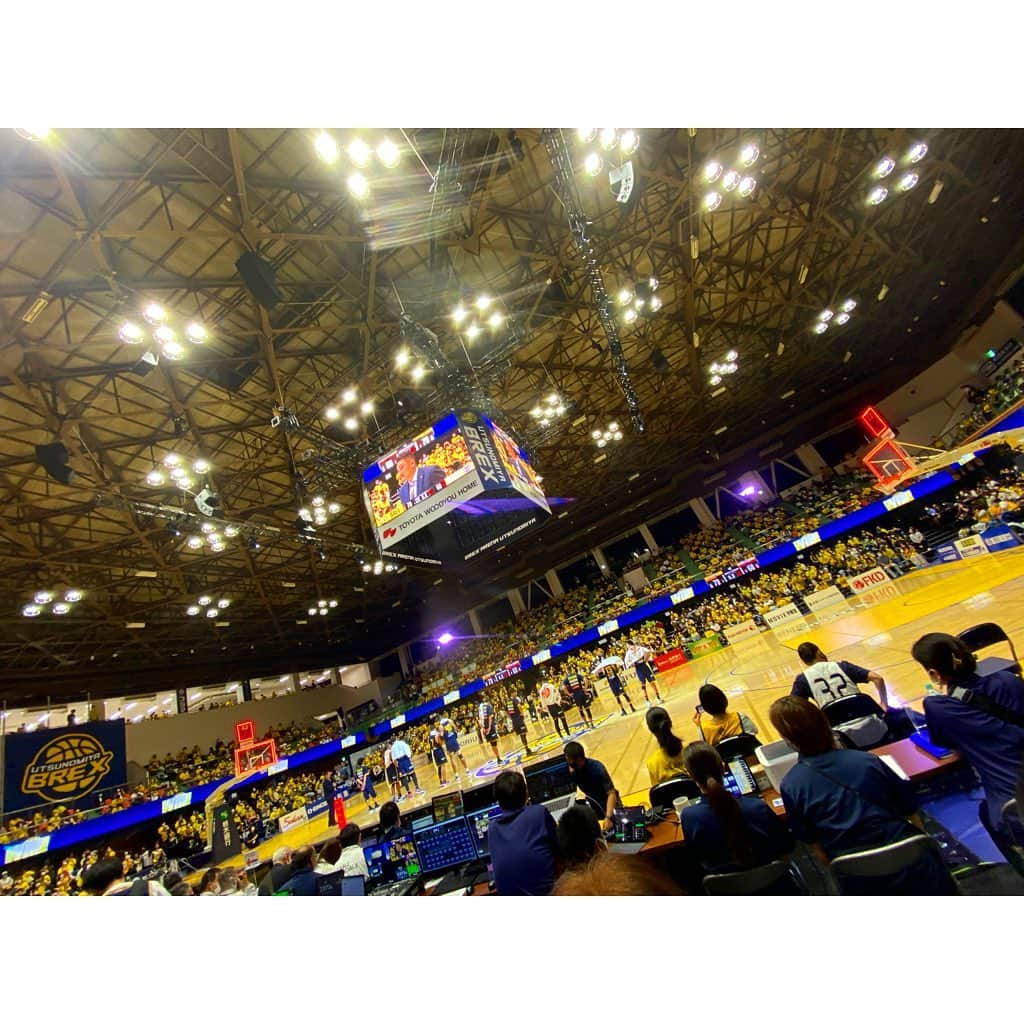 林唯衣さんのインスタグラム写真 - (林唯衣Instagram)「Bリーグが開幕！宇都宮ブレックスvs琉球ゴールデンキングスの試合を週末2試合観に行ってきたよ〜〜〜楽しかった〜〜〜祝！開幕2連勝🏀🔥　#BREX #ハヤシ旅」10月7日 7時46分 - yui__hayashi