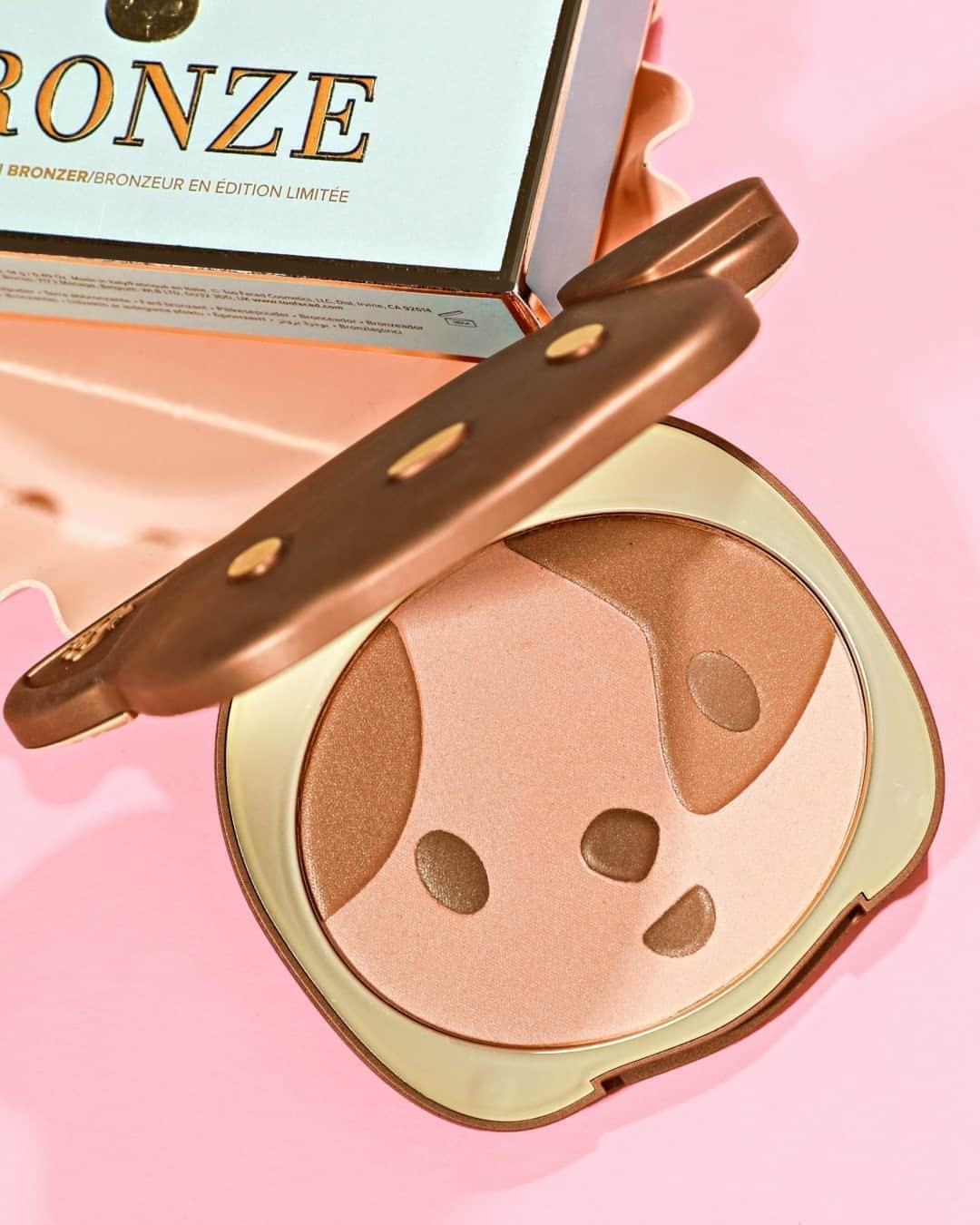 Too Facedさんのインスタグラム写真 - (Too FacedInstagram)「Take Clover home (sort of) 🐶 We're still celebrating World Animal Day with 50% off select Clover faves including our Sun Puppy Bronzer! 😉 Stock up on toofaced.com. #tfclover #toofaced」10月7日 8時00分 - toofaced