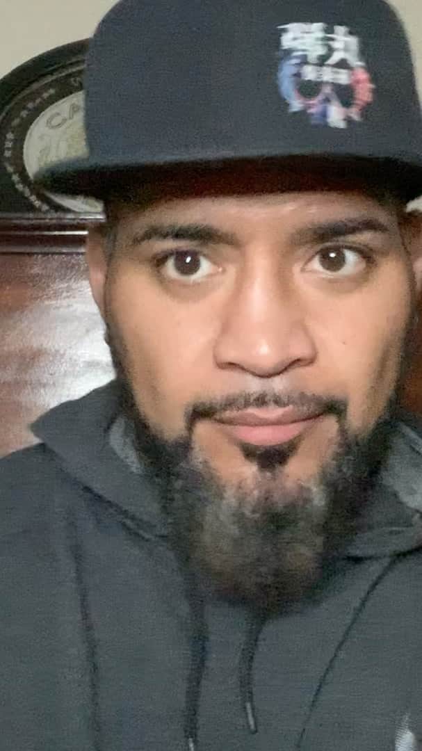 テヴィタ・フィフィタのインスタグラム：「Purchase an item from prowrestlingtees.com/tangaloa and win a chance to meet me.」