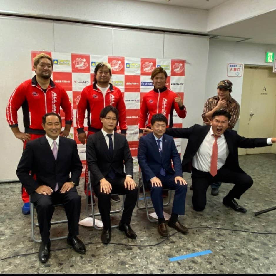 石川修司のインスタグラム：「是非登録してご覧ください！！🙇‍♂️  コーナン商事株式会社様 レック株式会社様 全日本プロレスの3社企画の 新プロジェクトが始動🎊  全日本プロレスオリジナルマッチの動画配信を コーナンeショップサイト登録で視聴可能に‼️👀 https://t.co/L7E7M3Lt1t  ▼詳細▼ https://t.co/266tQ0Hjss  #ajpw https://t.co/kMXFDS3E2Q」