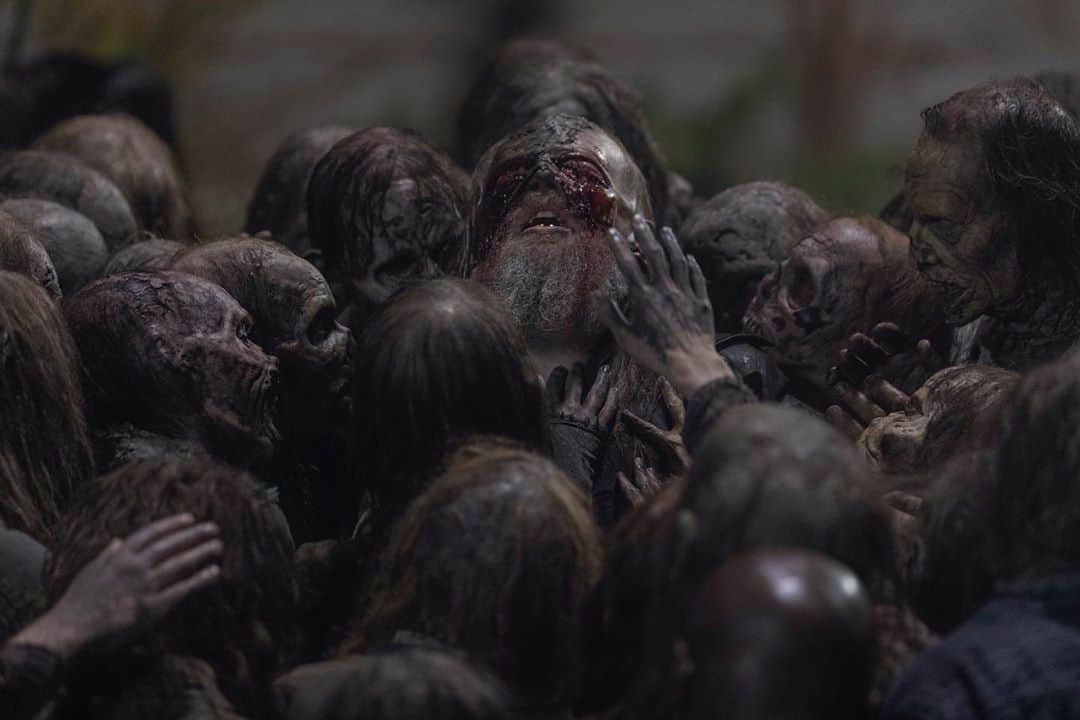 The Walking Deadさんのインスタグラム写真 - (The Walking DeadInstagram)「What was your favorite moment from the long delayed season 10 finale of the Walking Dead? . . . #TheWalkingDead #TWD #WalkingDead #DarylDixon」10月7日 9時13分 - thewalkingdeadamc