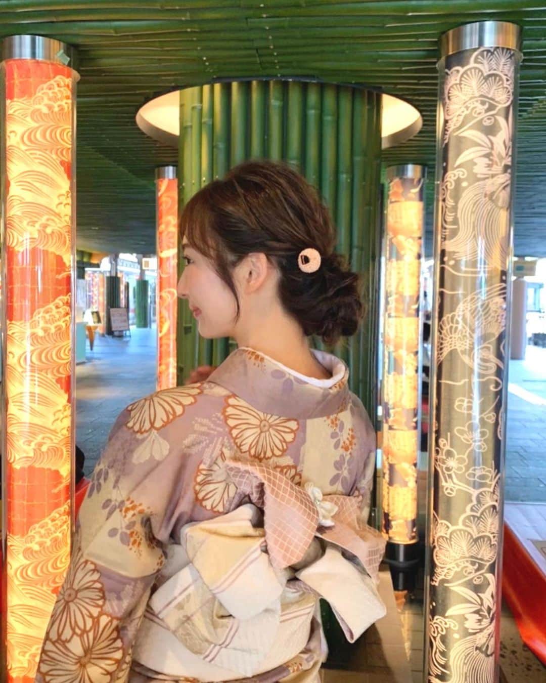 西村笑花さんのインスタグラム写真 - (西村笑花Instagram)「👘 ・ ・ お着物とっても迷ったけど 着たことのない色にしたくて紫を選びました☺️♡ 帯も髪の毛も可愛くしてもらえて嬉しかった♡ ・ 動画も少しあったのでリールにしてみました🍡✨ #京都 #京都旅行 #japan #kyoto #kyotojapan」10月7日 9時14分 - emika_nishimura