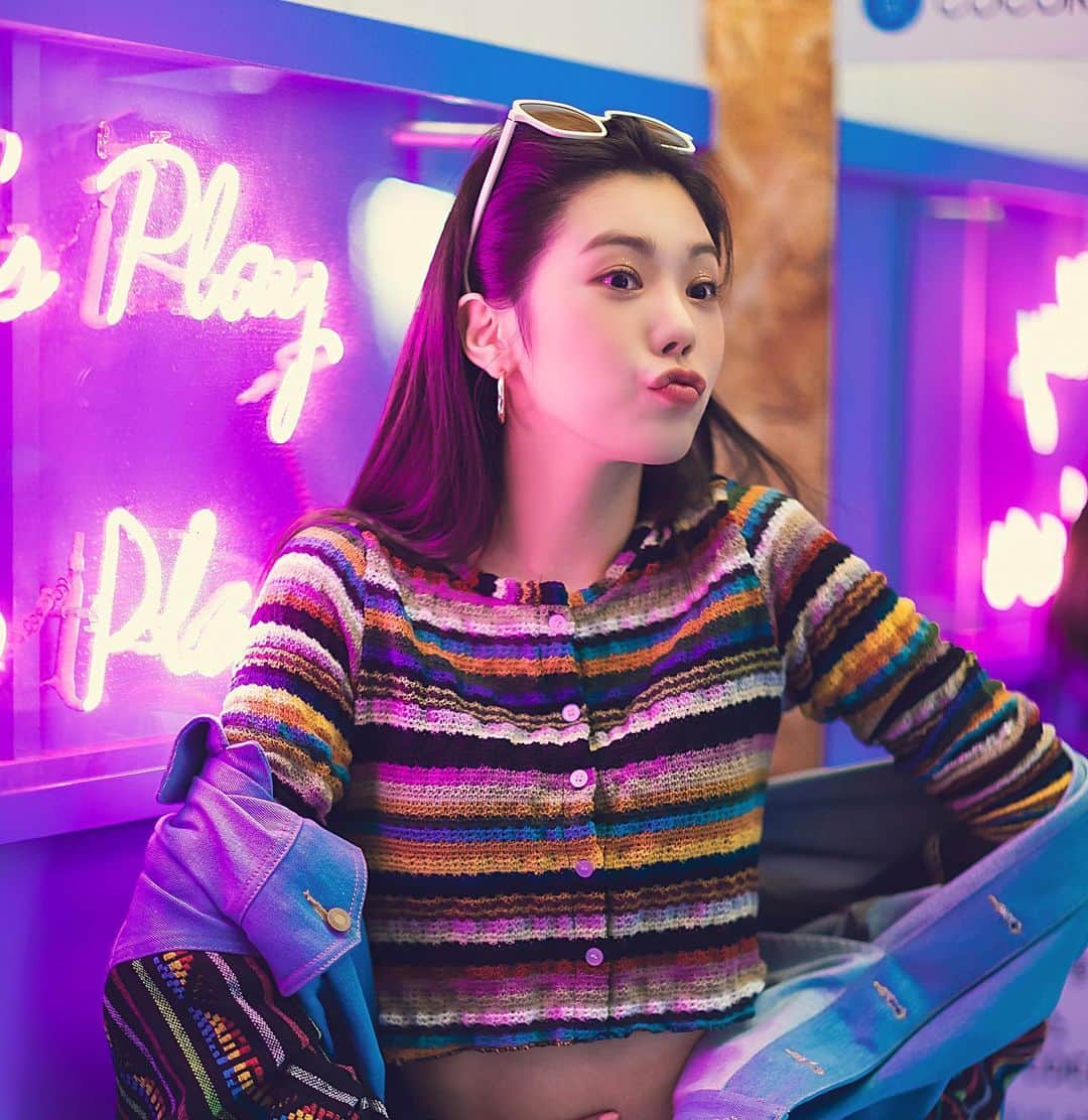 のインスタグラム：「❤️🧡💛💚💙🖤🤍🤎」