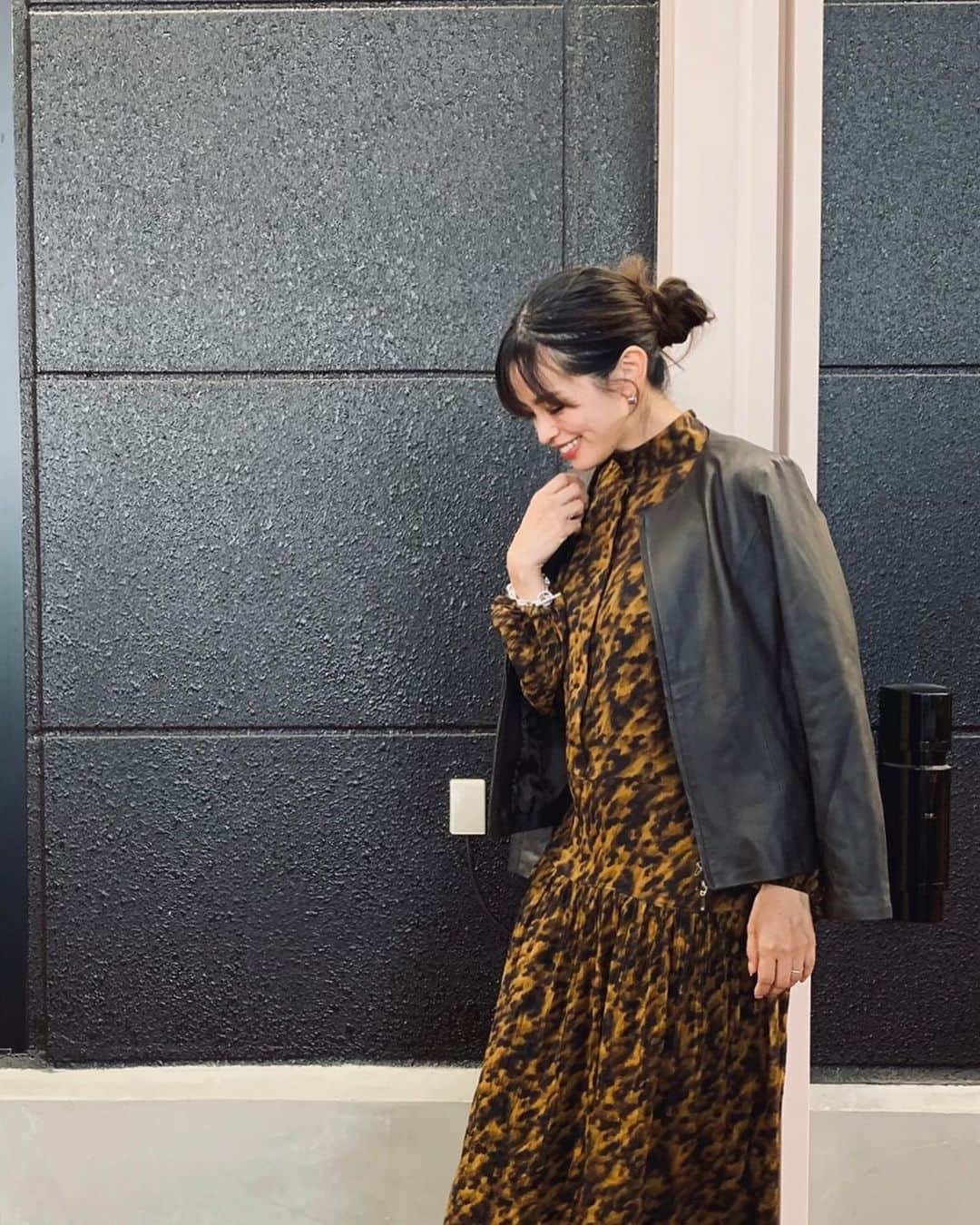 小田切恵子さんのインスタグラム写真 - (小田切恵子Instagram)「すっかり秋🐆🤎🐆🤎  今年はレザーの出番が多そうです。  #ootd#fashion#outfit#ママコーデ#カジュアルコーデ#アテニア#attenir」10月7日 14時44分 - keikoodagiri101