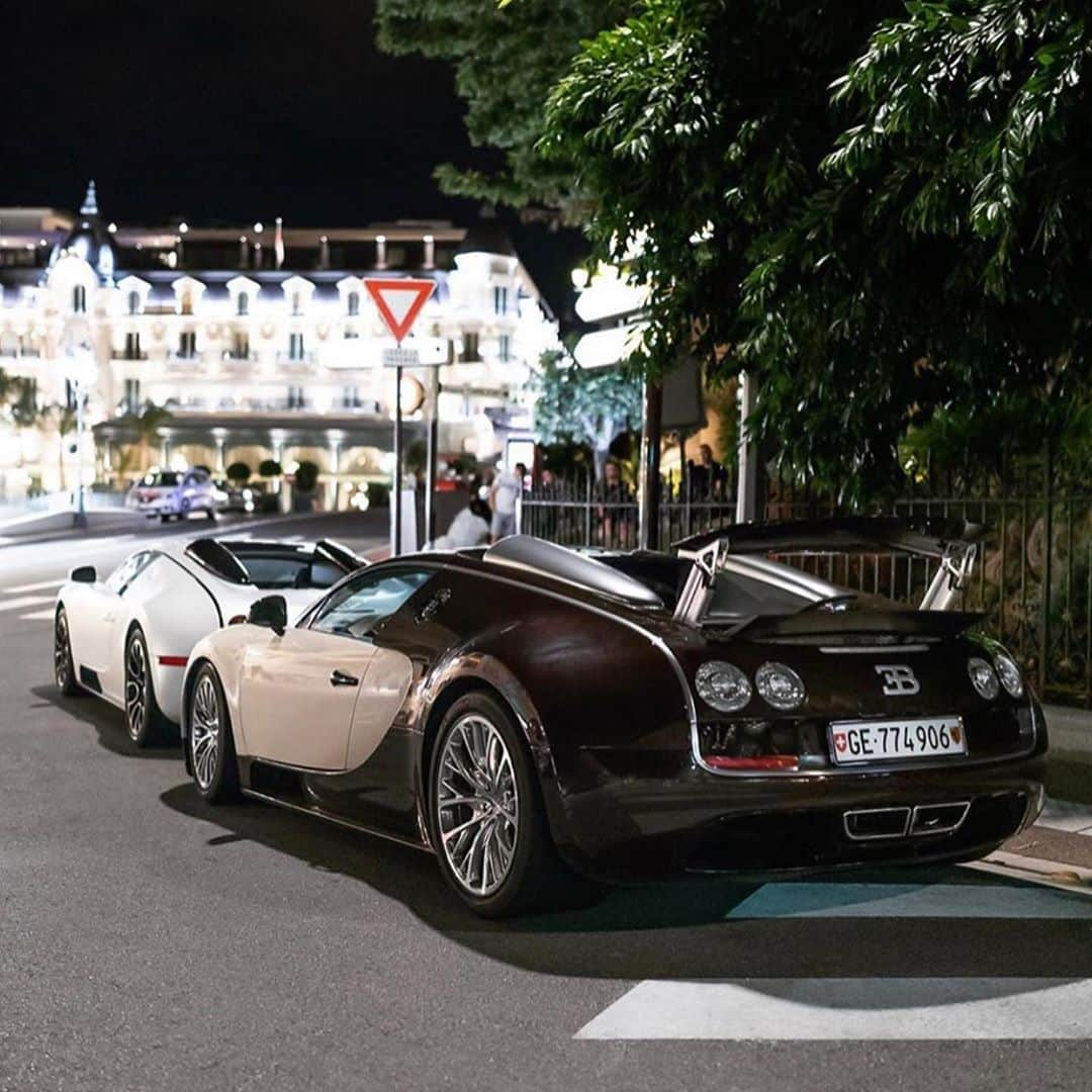 CarsWithoutLimitsさんのインスタグラム写真 - (CarsWithoutLimitsInstagram)「🚨 WANTED: BUGATTI VEYRON🚨  Looking for a Bugatti Veyron with 6,000 miles or lower. Maximum budget of $1.1M. Seller will be directly in contact with buyer, no middle men! DM @tedskilla   Photo @balco   #carswithoutlimits #bugatti #veyron」10月7日 9時29分 - carswithoutlimits