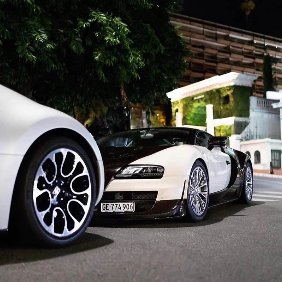 CarsWithoutLimitsさんのインスタグラム写真 - (CarsWithoutLimitsInstagram)「🚨 WANTED: BUGATTI VEYRON🚨  Looking for a Bugatti Veyron with 6,000 miles or lower. Maximum budget of $1.1M. Seller will be directly in contact with buyer, no middle men! DM @tedskilla   Photo @balco   #carswithoutlimits #bugatti #veyron」10月7日 9時29分 - carswithoutlimits