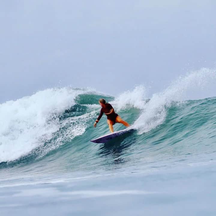 Bethany Hamiltonのインスタグラム：「Thinking back on super sweet times!!! Hubby ripping with me, boys swimming, iguanas & family memories!!! 🤙🏽 🏄🏼‍♀️🏄🏽‍♂️✨ @cardonadventureresort  #family #adventure #surf #thesearch」