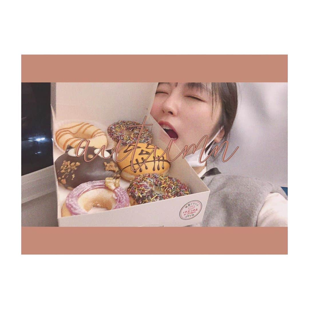 戸田華鈴さんのインスタグラム写真 - (戸田華鈴Instagram)「🎃Krispy Kreme Donut🎃 ･ ･ Halloweenの期間限定が4つ入ってるBOXにしたよ𓀤 個人的には冬の期間限定ドーナッツが好きかも🤭」10月7日 10時40分 - karintsuji