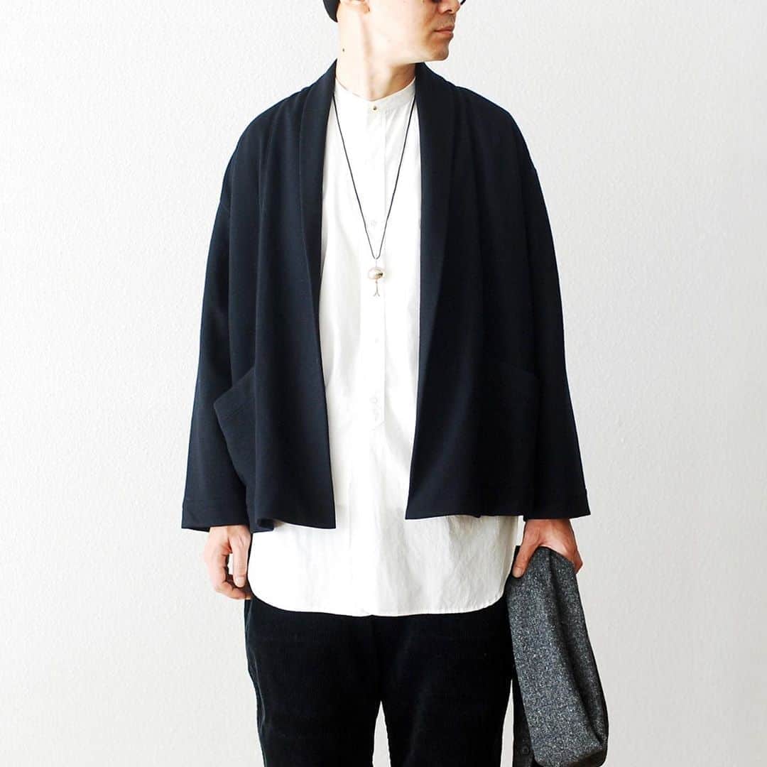 のインスタグラム：「_ BLUE BLUE JAPAN / ブルーブルー ジャパン "コンプレスドウール キッコウ ショールカラー ジャケット" ¥37,400- _ 〈online store / @digital_mountain〉 https://www.digital-mountain.net/shopdetail/000000012325/ _ 【オンラインストア#DigitalMountain へのご注文】 *24時間受付 *15時までのご注文で即日発送 * 1万円以上ご購入で送料無料 tel：084-973-8204 _ We can send your order overseas. Accepted payment method is by PayPal or credit card only. (AMEX is not accepted)  Ordering procedure details can be found here. >>http://www.digital-mountain.net/html/page56.html  _ #BLUEBLUEJAPAN #ブルーブルージャパン #聖林公司  _ 本店：#WonderMountain  blog>> http://wm.digital-mountain.info _ 〒720-0044  広島県福山市笠岡町4-18  JR 「#福山駅」より徒歩10分 #ワンダーマウンテン #japan #hiroshima #福山 #福山市 #尾道 #倉敷 #鞆の浦 近く _ 系列店：@hacbywondermountain _」