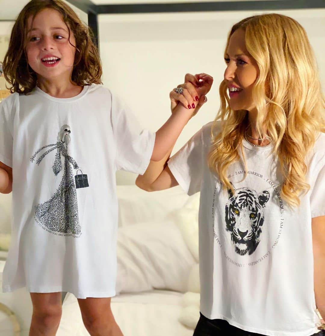 レイチェル・ゾーのインスタグラム：「Me and my baby wearing “mommy’s t-shirts” for the best causes so close to my heart. Kaius wearing “style is a way to say who you are without having to speak “ with proceeds to @baby2baby 💚 and I’m proudly wearing my “I am a Warrior” with proceeds to @bcrfcure 💗 both @shoprachelzoe .. #glamour for #good always 🙏🏻 XoRZ」