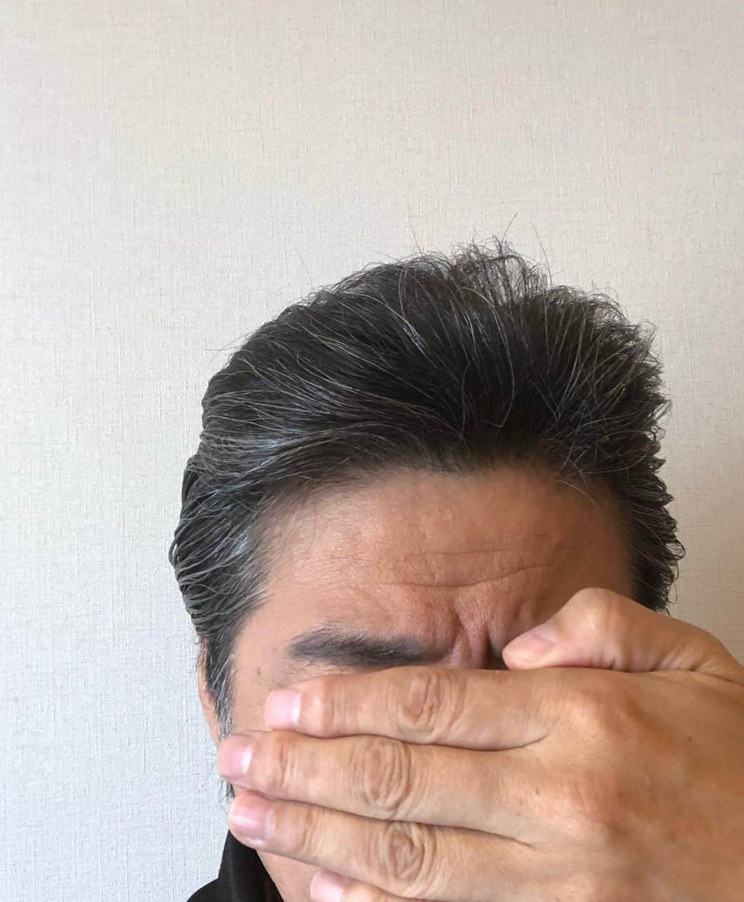 杵屋勝四郎さんのインスタグラム写真 - (杵屋勝四郎Instagram)「か、悲しい！ エディバンヘイレンが死去 65歳まだ若いのに 世界を制覇した方テクニックといい全て最高だったのに、合掌 ぴえん #エディバンヘイレン#バンヘイレン#スーパースター#村治#勝四郎#音楽#エンターテインメント#歌舞伎#チワワ#勝四助」10月7日 11時11分 - kineyakatsushiro