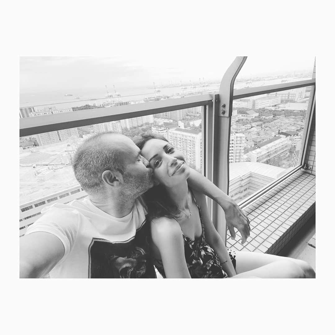 アンナ・オルティス（イニエスタの妻）のインスタグラム：「Un año más, doy gracias por el regalo que es tenerte de compañero de viaje. #13años #viviendolavida #tequiero」