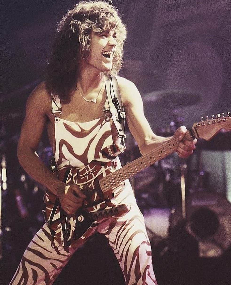 ヴィック・フエンテスさんのインスタグラム写真 - (ヴィック・フエンテスInstagram)「Van Halen forever💔」10月7日 11時22分 - piercethevic