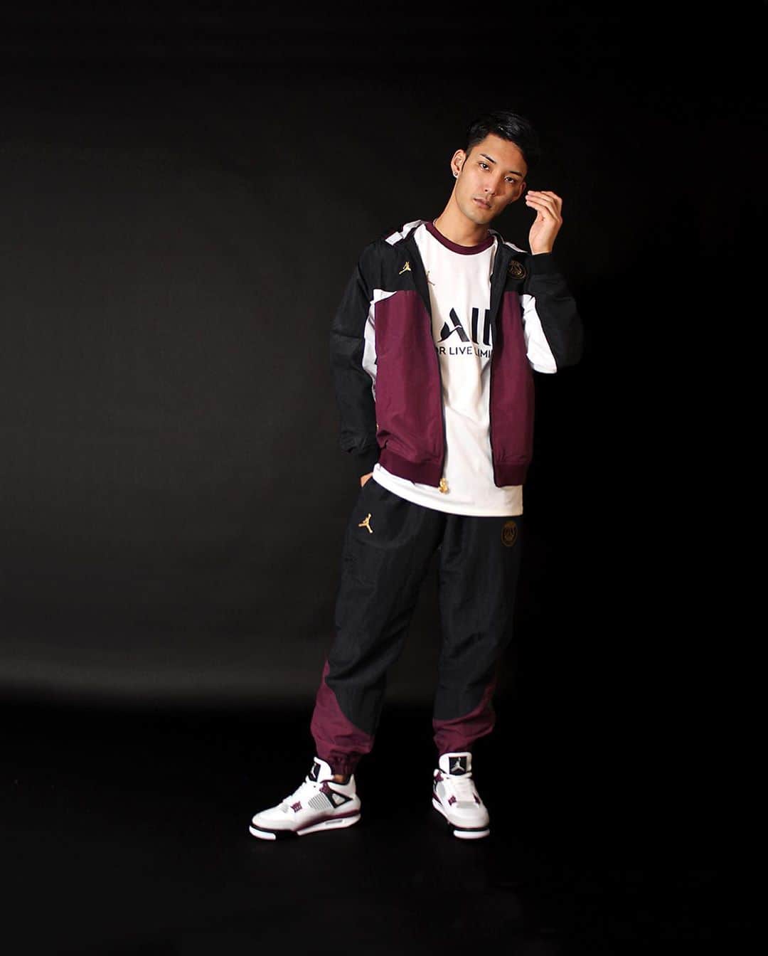 A+Sさんのインスタグラム写真 - (A+SInstagram)「2020 .10 .11 (sun) in store  ■NIKE JORDAN PSG FULLZIP JACKET COLOR : BLACK×BORDEAUX SIZE : S - 2XL PRICE : ¥17,500 (+TAX)  パリ・サンジェルマンのアンセムジャケットで日常にサッカースタイルを取り入れよう。試合前のアンセムでプロがピッチで着用するものをモデルにしており、軽量の織り生地で作られています。ジャケットは、ジョーダンブランドとのクラブのコラボレーションを象徴する、刺繍とステッチダウンのディテールの配列を備えています。  PARIS X JORDAN UNITED. Soccer style hits the street in the Paris Saint-Germain Anthem Jacket. Modeled after what the pros wear on the pitch during pre-game anthems, it's made with lightweight woven fabric. The jacket features an array of embroidered and stitched-down details to showcase the club's collaboration with Jordan brand.  ■NIKE JORDAN PSG ANTHEM PANT COLOR : BLACK×BORDEAUX SIZE : S - 2XL PRICE : ¥14,000 (+TAX)  サッカーをイメージしたストリートウェア。パリ サンジェルマン アンセム パンツは、試合前にピッチで着用するスタイルをイメージ。ハリがあって軽量のメタリックナイロンにメッシュとタフタの裏地を施し、脚部分にはジッパーをあしらいました。  Inspired by what players wear onto the pitch before the match, the Paris SaintGermain Anthem Pants are made from crisp, light metallic fabric. They use a mesh and taffeta lining and zippered leg openings. Colors and graphics highlight the collaboration with the French soccer club.  #a_and_s #NIKE #PSG #JORDAN #JUMPMAN #JUMPMAN23 #NIKEJORDAN #JORDANBRAND #JORDANBRANDPSG #CICESTPARIS #PANAME」10月7日 11時48分 - a_and_s_official