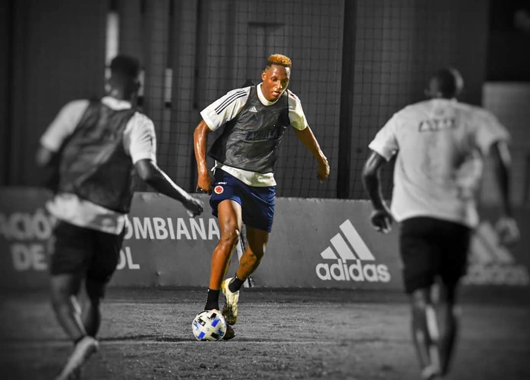 サッカー コロンビア代表チームのインスタグラム：「📸 🔥 🇨🇴  @yerrymina   #VamosColombia」