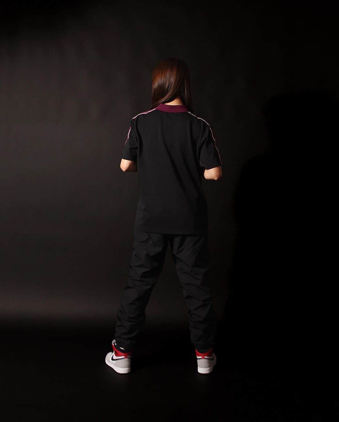 A+Sさんのインスタグラム写真 - (A+SInstagram)「2020 .10 .11 (sun) in store  ■NIKE JORDAN PSG TAPED POLO COLOR : BLACK×BORDEAUX SIZE : S - 2XL PRICE : ¥8,500 (+TAX)  パリ・サンジェルマンのテーピングポロは、試合後のプレッサーで着用したチームアパレルから着想を得ています。クラシックなピケ生地、折り畳み式の襟、2ボタンの前立てが特徴です。肩に沿ったストライプのテープがコントラストの要素を加えています。  THE PARISIAN POLO. The Paris Saint-Germain Taped Polo is inspired by team apparel worn during the post-match presser. It features classic piqué fabric, a fold-down collar and 2-button placket. Striped tape along the shoulders adds an element of contrast.  ■NIKE JORDAN PSG FLEECE PANT COLOR : BLACK SIZE : S - 2XL PRICE : ¥8,000 (+TAX)  フランスのサッカークラブ、パリ・サンジェルマンとジョーダンのブランドのデザインコラボレーションは続いています。これらのパンツは、暖かく、柔らかく起毛した生地から作られ、パートナーシップを祝う明白なグラフィックとパッチの詳細で際立っています。  REPRESENT IN RELAXED WARMTH. The design collaboration between French soccer club Paris Saint-Germain and Jordan brand continues. These pants are made from warm, softly brushed fabric and stand out with overt graphics and patch detail celebrating the partnership.  #a_and_s #NIKE #PSG #JORDAN #JUMPMAN #JUMPMAN23 #NIKEJORDAN #JORDANBRAND #JORDANBRANDPSG #CICESTPARIS #PANAME」10月7日 11時50分 - a_and_s_official