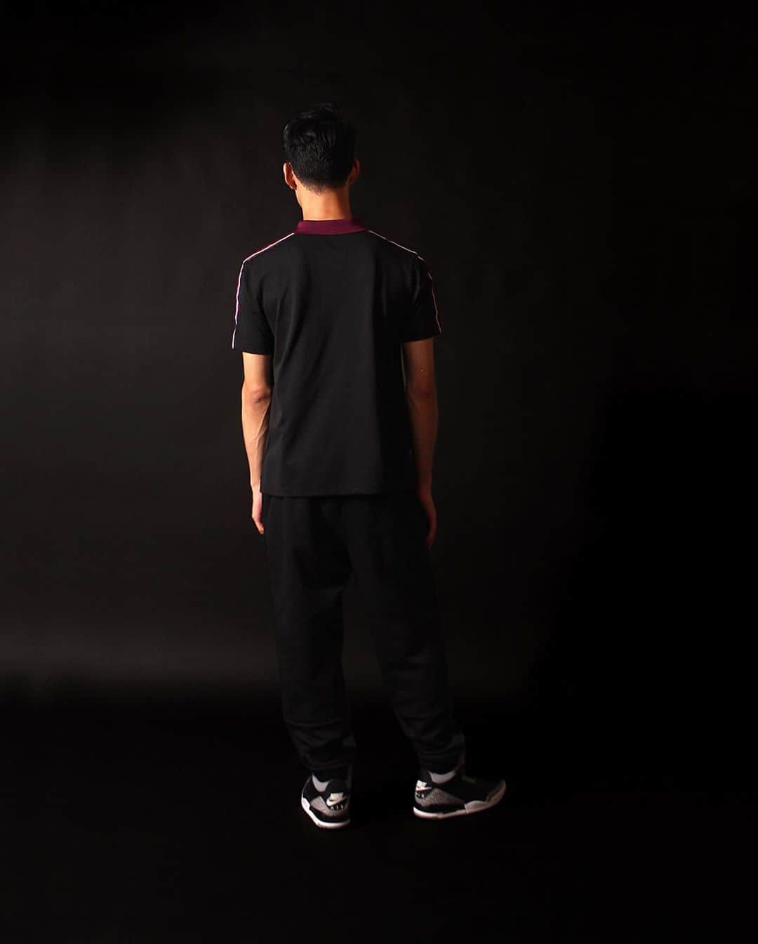 A+Sさんのインスタグラム写真 - (A+SInstagram)「2020 .10 .11 (sun) in store  ■NIKE JORDAN PSG TAPED POLO COLOR : BLACK×BORDEAUX SIZE : S - 2XL PRICE : ¥8,500 (+TAX)  パリ・サンジェルマンのテーピングポロは、試合後のプレッサーで着用したチームアパレルから着想を得ています。クラシックなピケ生地、折り畳み式の襟、2ボタンの前立てが特徴です。肩に沿ったストライプのテープがコントラストの要素を加えています。  THE PARISIAN POLO. The Paris Saint-Germain Taped Polo is inspired by team apparel worn during the post-match presser. It features classic piqué fabric, a fold-down collar and 2-button placket. Striped tape along the shoulders adds an element of contrast.  ■NIKE JORDAN PSG FLEECE PANT COLOR : BLACK SIZE : S - 2XL PRICE : ¥8,000 (+TAX)  フランスのサッカークラブ、パリ・サンジェルマンとジョーダンのブランドのデザインコラボレーションは続いています。これらのパンツは、暖かく、柔らかく起毛した生地から作られ、パートナーシップを祝う明白なグラフィックとパッチの詳細で際立っています。  REPRESENT IN RELAXED WARMTH. The design collaboration between French soccer club Paris Saint-Germain and Jordan brand continues. These pants are made from warm, softly brushed fabric and stand out with overt graphics and patch detail celebrating the partnership.  #a_and_s #NIKE #PSG #JORDAN #JUMPMAN #JUMPMAN23 #NIKEJORDAN #JORDANBRAND #JORDANBRANDPSG #CICESTPARIS #PANAME」10月7日 11時50分 - a_and_s_official