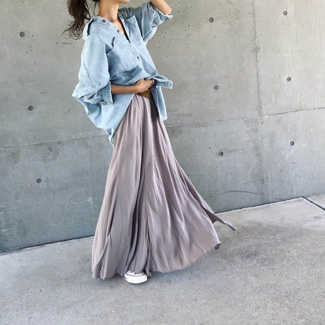 DHOLIC SNAPのインスタグラム：「@mailifemaiさんの#dholicsnap⁠ 　⁠ SHIRT：@dholic_official⁠ 　⁠ 【LADIES】⁠ #ツーポケットデニムシャツ⁠ 全3色￥4,587(税込)⁠ 　⁠ みなさんもぜひ#dholicsnap をつけて⁠ コーディネートを投稿してください📸💕⁠ 　⁠ ※上記以外のご着用アイテムにつきましては品切れ商品、または、私物となります。⁠ 　⁠ #DHOLIC#dholicism#fashion#ootd⁠ #プチプラコーデ#今日のコーデ#今日の服⁠ #デニムシャツ#ゆるコーデ#カジュアルコーデ⁠ #大人コーデ#シンプルコーデ#オトナカジュアル」