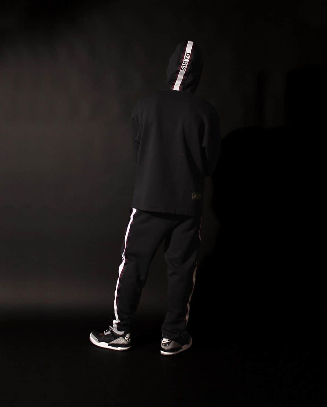 A+Sさんのインスタグラム写真 - (A+SInstagram)「2020 .10 .11 (sun) in store  ー SLIDE 2-3 ー ■NIKE JORDAN PSG PO TAPED HOODIE COLOR : BLACK SIZE : S - 2XL PRICE : ¥12,000 (+TAX)  このパリサンジェルマンプルオーバーパーカーでは、サッカー文化とストリートウェアのクチュールが出会う。リラックス感のある上質な厚手の生地で作られています。フードに沿ったポップカラーのテープのディテールと、房状のシェニール糸で作られた円形のパリ/ジャンプマンのデザインが、スタイルと特徴を与えています。  PARIS X JORDAN PRIDE. Soccer culture meets streetwear couture in this Paris Saint-Germain Pullover Hoodie. It's made from premium heavyweight fabric with a relaxed feel. Pop-color tape detail along the hood and a circular Paris/Jumpman design made from tufted chenille yarns give it style and distinction.  ■NIKE JORDAN PSG PANT COLOR : BLACK SIZE : S - 2XL PRICE : ¥10,000 (+TAX)  パリのタッチで暖かくリラックス。暖かく、リラックスしてたシルエットが快適。サイドシームに沿ってストライプの「PARIS」テープが特徴です。  WARM AND RELAXED WITH A PARIS TOUCH. The Paris Saint-Germain Fleece Pants are warm, relaxed and easy to wear while navigating city streets. They feature striped "Paris" tape along the side seams.  ー SLIDE 4-5 ー ■NIKE JORDAN PSG FLEECE PO HOODIE COLOR : BLACK×BORDEAUX SIZE : S - 2XL PRICE : ¥9,500 (+TAX)  パリのプライドをアピールしましょう。リラックスしたフィット感の柔らかいフレンチテリーで作られており、大胆なパリ/ジャンプマンのグラフィックとクラブのディテールが特徴です。  PARIS PRIDE ON THE STREET. Make a show of your Parisian pride in the Paris Saint-Germain Fleece Pullover Hoodie. Made from soft French terry with a relaxed fit, it features a bold Paris/Jumpman graphic and club details.  #a_and_s #NIKE #PSG #JORDAN #JUMPMAN #JUMPMAN23 #NIKEJORDAN #JORDANBRAND #JORDANBRANDPSG #CICESTPARIS #PANAME」10月7日 12時03分 - a_and_s_official