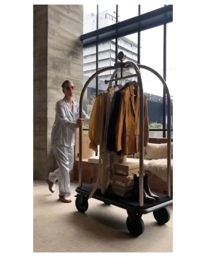 カレンウォーカーのインスタグラム：「Incase you didn’t hear.. Karen has just moved into @thehotelbritomart 😂 Our new @britomartnz store opens here next weekend but she’s already made herself right at home.」
