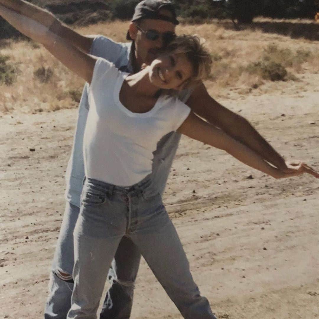 E! Onlineさんのインスタグラム写真 - (E! OnlineInstagram)「"To my guy...The one that stole my heart 24 years ago today. Happy Anniversary my love."—@faithhill. ❤️ Two decades filled with love, laughter, and a whole lotta Faith. (📷: Instagram)」10月7日 12時27分 - enews