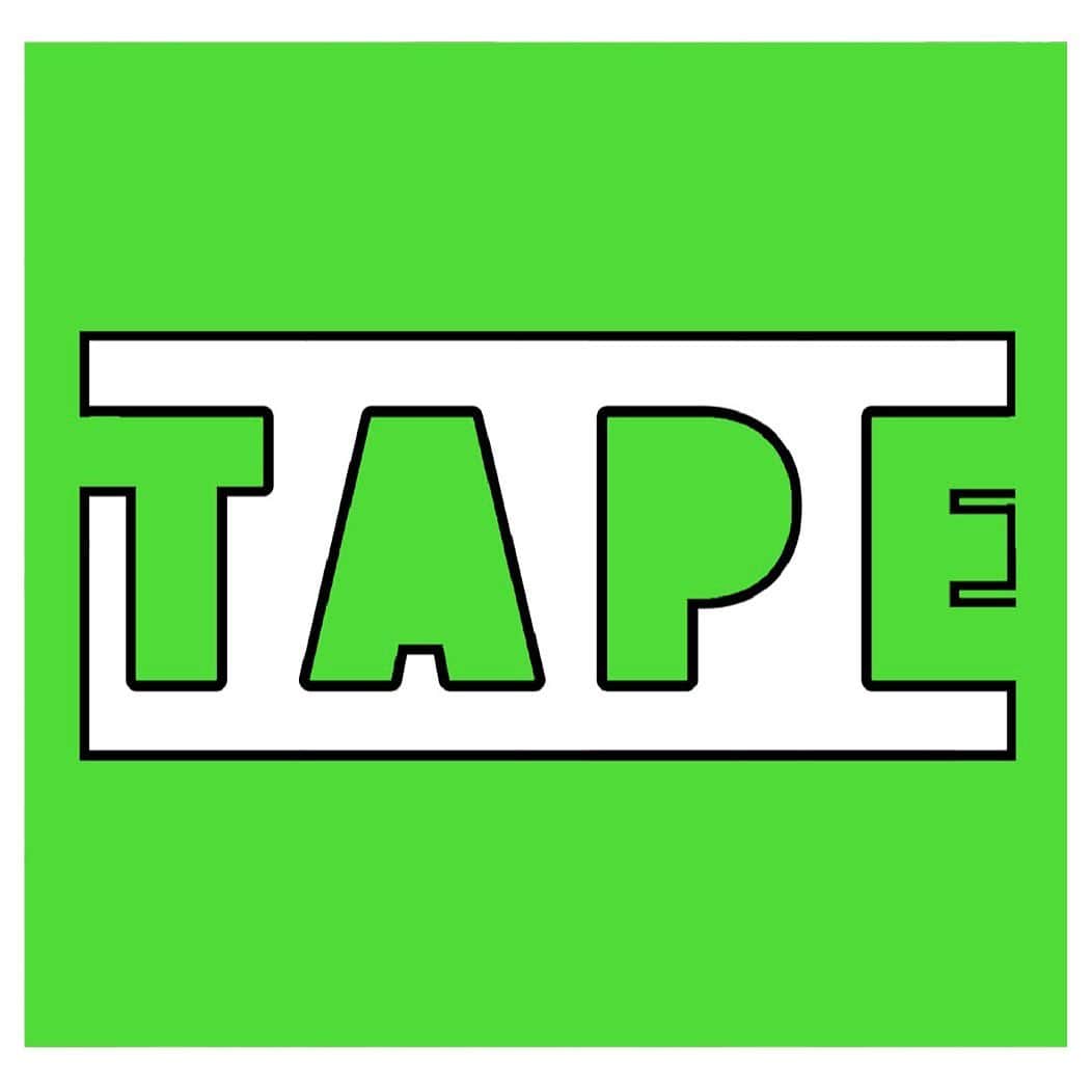 山尾梨奈さんのインスタグラム写真 - (山尾梨奈Instagram)「〻 「TAPE」完成しました🍏💚. . 今回は11/5までの予約販売になります。 この緑は何回も直して出来た色で 気に入ってるから見てほしいです（笑） 沢山の方が気に入って着てくれますように. . . 1枚目は @touchandgo_coffee で 自分で作ったラテです。可愛い〜. . #tapetapetape」10月7日 12時27分 - yamarina_1210