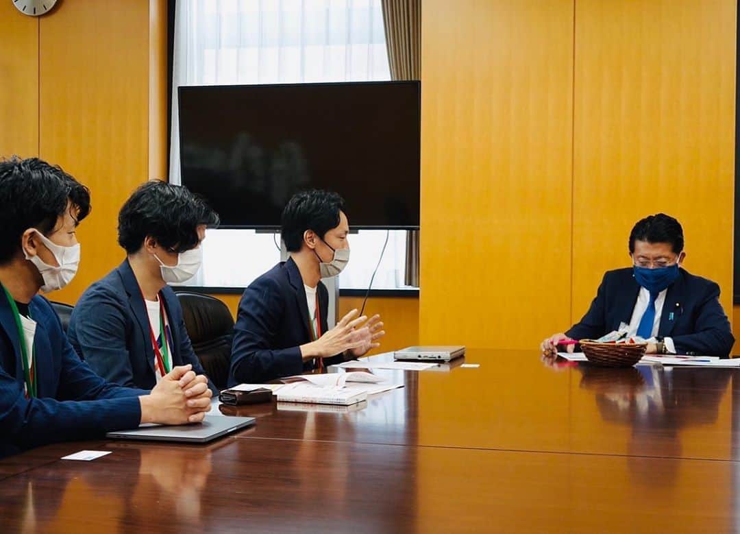 平井卓也さんのインスタグラム写真 - (平井卓也Instagram)「ONE JAPAN は大企業50社の若手が組織を超えて繋がったグループ。会社変革やイノベーションへの取り組みには期待が大きいです。頑張ってください！#平井卓也　#onejapan #デジタル庁」10月7日 12時53分 - hiratakuchan0125