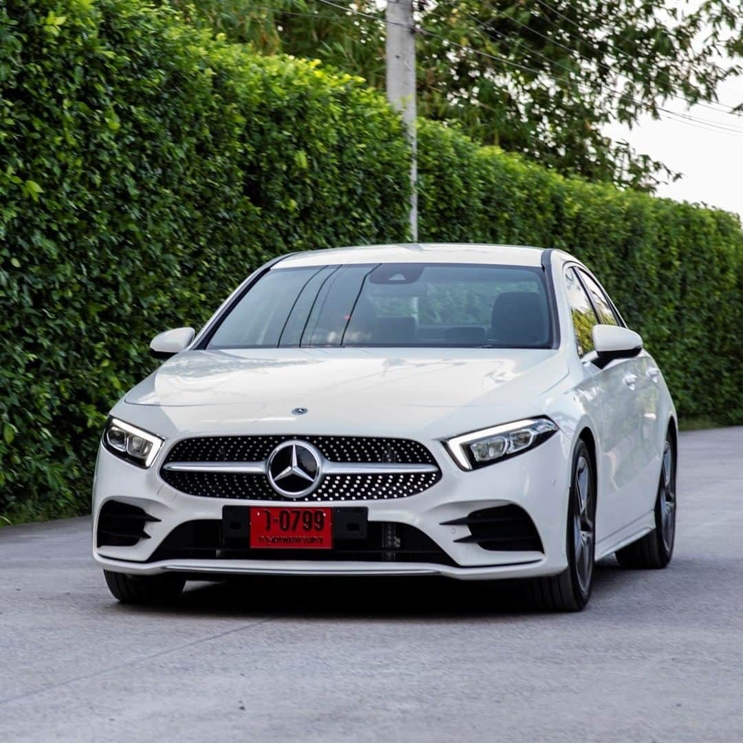 Mercedes-Benz Thailandさんのインスタグラム写真 - (Mercedes-Benz ThailandInstagram)「เสน่ห์ความงดงามที่ใครๆ ต่างหลงใหลให้กับ Mercedes-Benz A 200 AMG Dynamic พร้อมสมรรถนะความคล่องตัว ผสานดีไซน์ล้ำสมัยเข้ากับเทคโนโลยีระบบมัลติมีเดียอัจฉริยะ MBUX ซึ่งตอบโจทย์การใช้ชีวิตในยุคดิจิทัลไลฟ์สไตล์ของคุณได้ทุกๆ วัน   ติดตามความเคลื่อนไหวของเมอร์เซเดส-เบนซ์ ก่อนใครได้ที่ LINE Official Account @ mercedesbenzth http://mb4.me/MBTHLINE  สัมผัสเอกลักษณ์ของ A 200 ได้ที่ www.mercedes-benz.co.th/A-Class  #AClass #MercedesBenz #MercedesBenzThailand」10月7日 13時00分 - mercedesbenzthailand