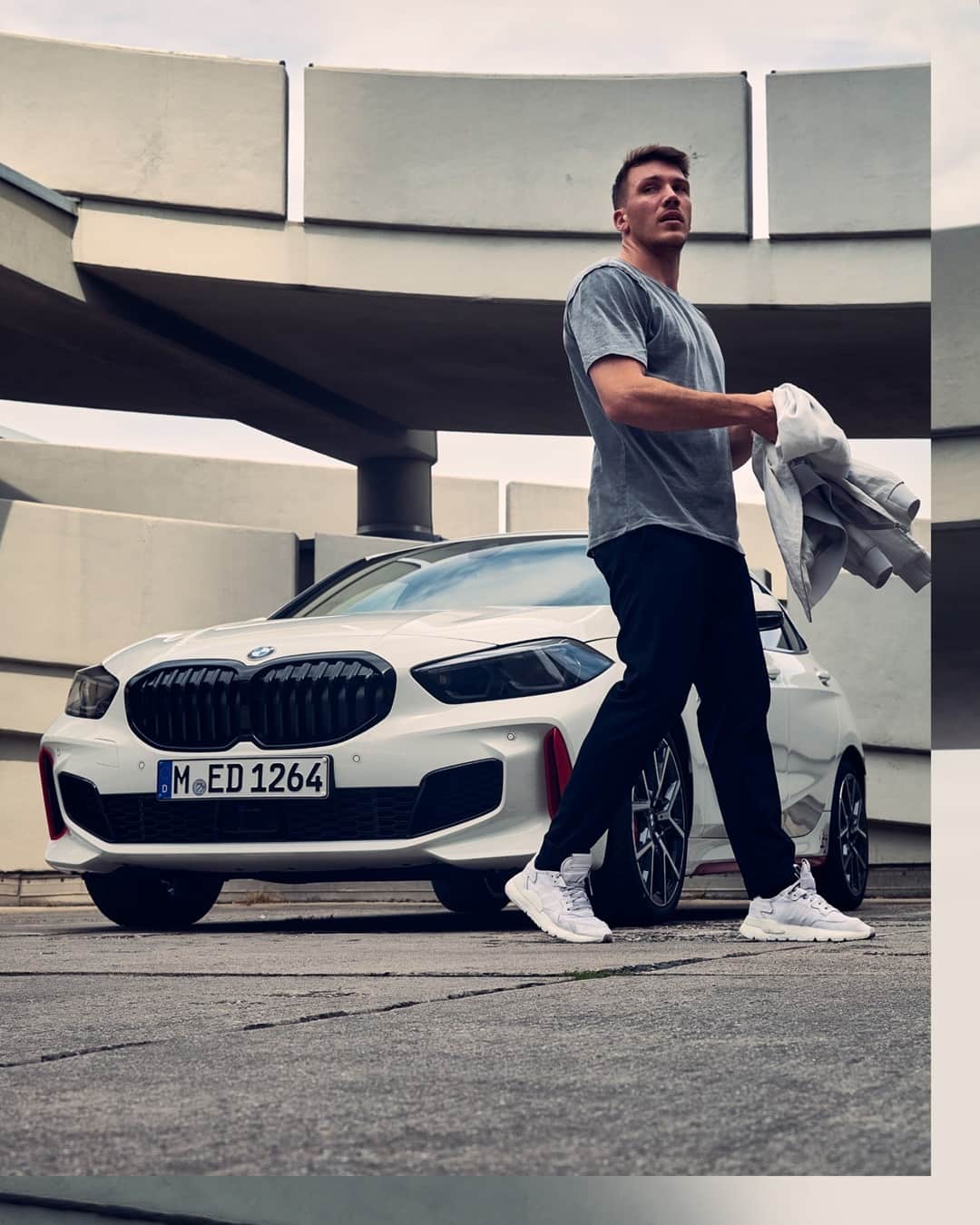 BMWさんのインスタグラム写真 - (BMWInstagram)「Light-footed, but with a full heart. The return of the 'Turismo Internazionale': the new BMW 128ti. #THE1 #BMW #1Series #sports @thejasonpaul __ BMW 128ti: Fuel consumption in l/100 km (combined): 6.4–6.1. CO2 emissions in g/km (combined): 148–139. Further information: www.bmw.com/disclaimer.  	 Acceleration (0-100 km/h): 6.1 s. Power: 195 kW, 265 hp, 400 Nm. Top speed (limited): 250 km/h.」10月8日 0時00分 - bmw