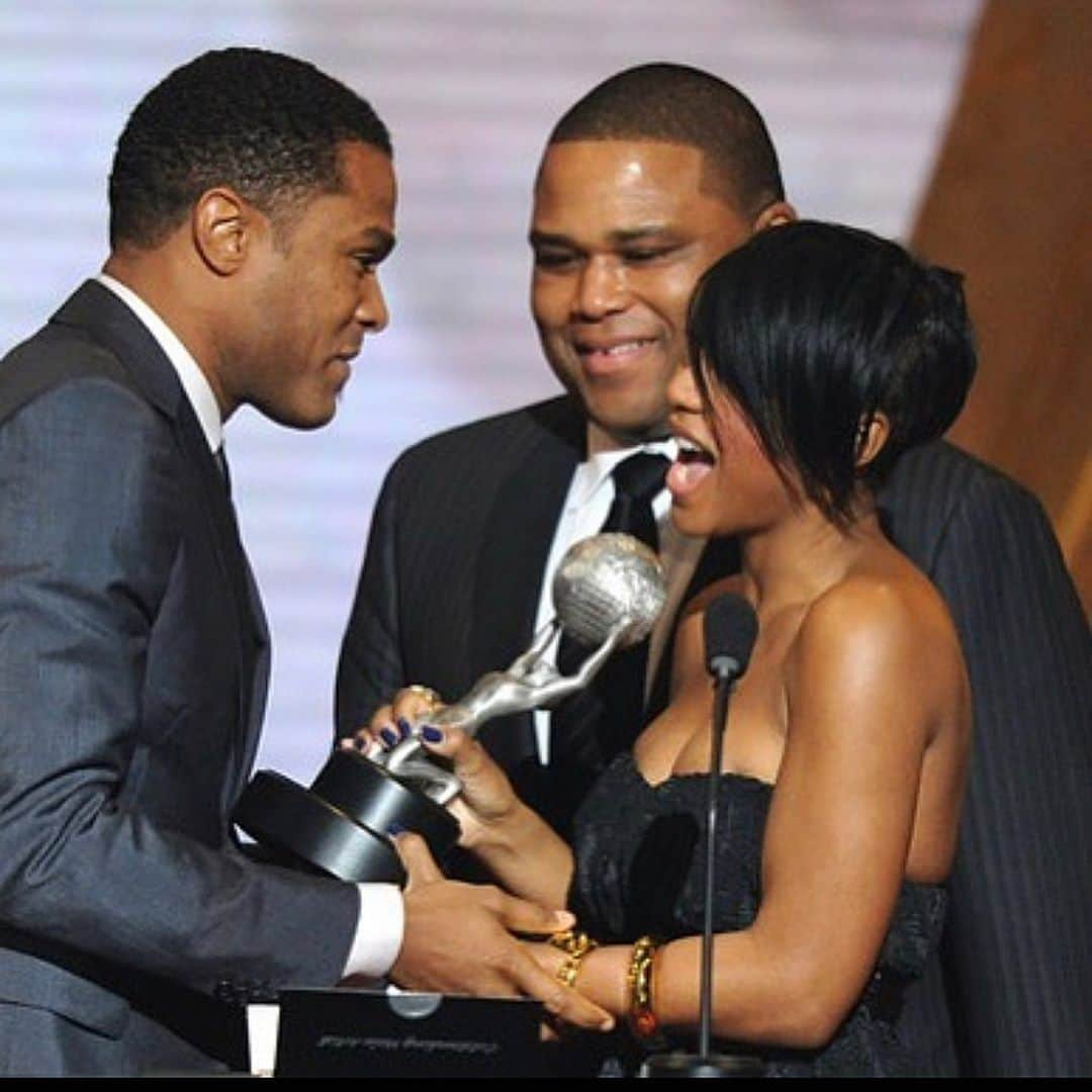 マックスウェルさんのインスタグラム写真 - (マックスウェルInstagram)「HBD • @TONIBRAXTON • 🎂  #REWIND REMEMBER THE TIME • 2010 -> 1997  when you receive recognition from your kind •🏆  @anthonyanderson • my twin • 😂  when you presented an award w/ @tonibraxton • @recordingacademy   please #vote 🗳 • ⚖️」10月7日 23時00分 - maxwell