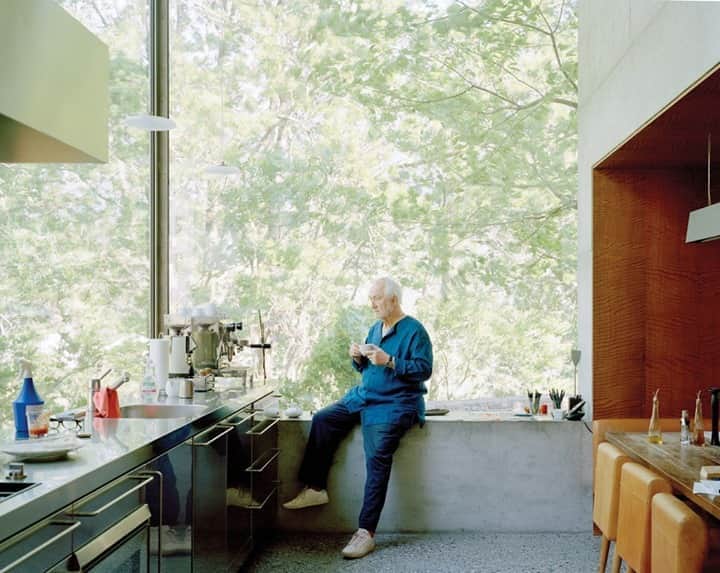 The New Yorkerさんのインスタグラム写真 - (The New YorkerInstagram)「The Swiss architect Peter Zumthor is an iconoclast known for his emotional, intuitive designs. He draws on the sensory memories of a mid-century European boyhood—the hexagonal tiles in his aunt’s kitchen, the way light fell on the forest floor—and many of his buildings have become destinations for international architecture buffs. For the past 14 years, he has been working on remaking Los Angeles’ most important museum, LACMA, with a new building costing some $650 million. Will the project be a masterpiece that establishes him among the major architects of his generation? Or will it be a fiasco? At the link in our bio, read more about the architect designing the building poised to be the most significant addition to Los Angeles in years. Photograph by Joël Tettamanti.」10月7日 23時01分 - newyorkermag