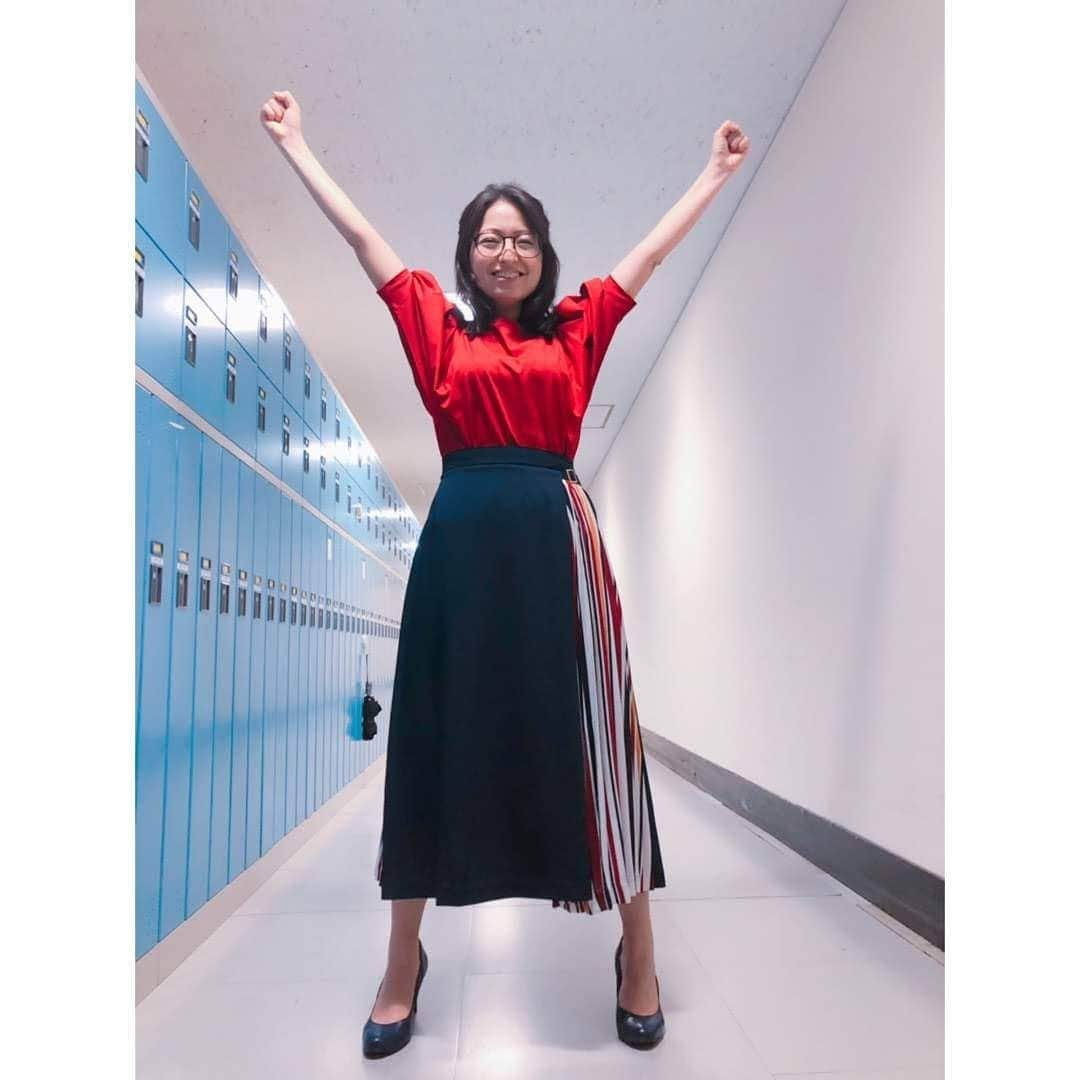 福岡良子のインスタグラム：「6/26(2019) #きょうの変身  #太陽戦隊サンバルカン #シブ5時 #150cm  #気象予報士  #おちびコーデ  #低身長コーデ」