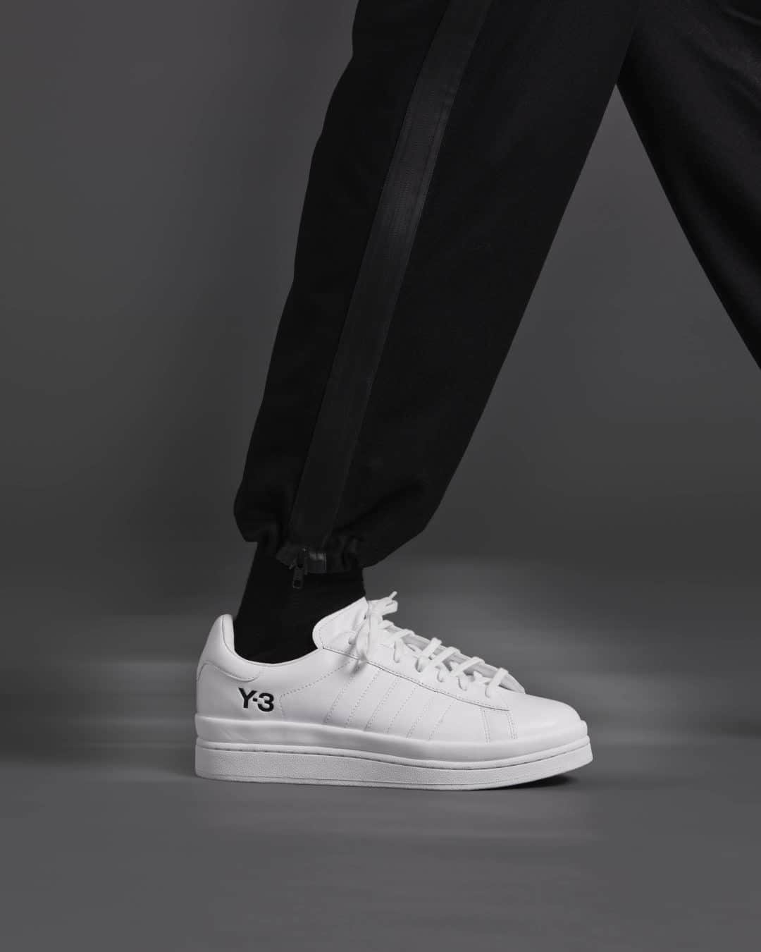 ワイスリーのインスタグラム：「Y-3 HICHO. Y-3 Fall/Winter 2020 Collection. --- #adidas #Y3 #YohjiYamamoto Discover the collection at adidas.com/y-3」