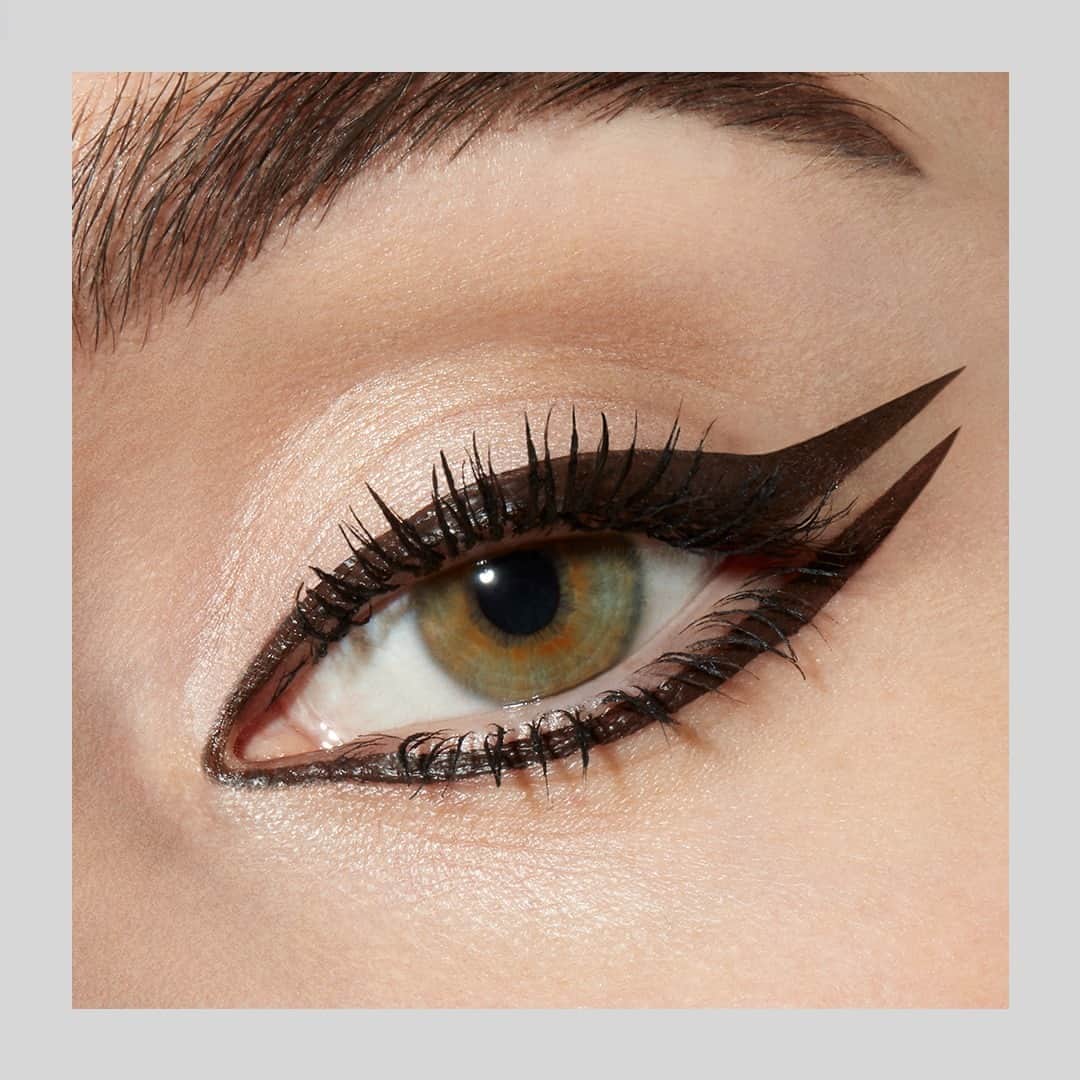 Lancôme Officialさんのインスタグラム写真 - (Lancôme OfficialInstagram)「Transform your eyes in a single swipe with Artliner. An easy to apply felt tip liquid eyeliner for clean and precise application. Pictured here: Artliner in Bois de Rose and available @sephora - tap to shop! #Lancome #Artliner #Hypnose #Mascara #Eyeliner #Cateyes #Makeup」10月7日 23時00分 - lancomeofficial