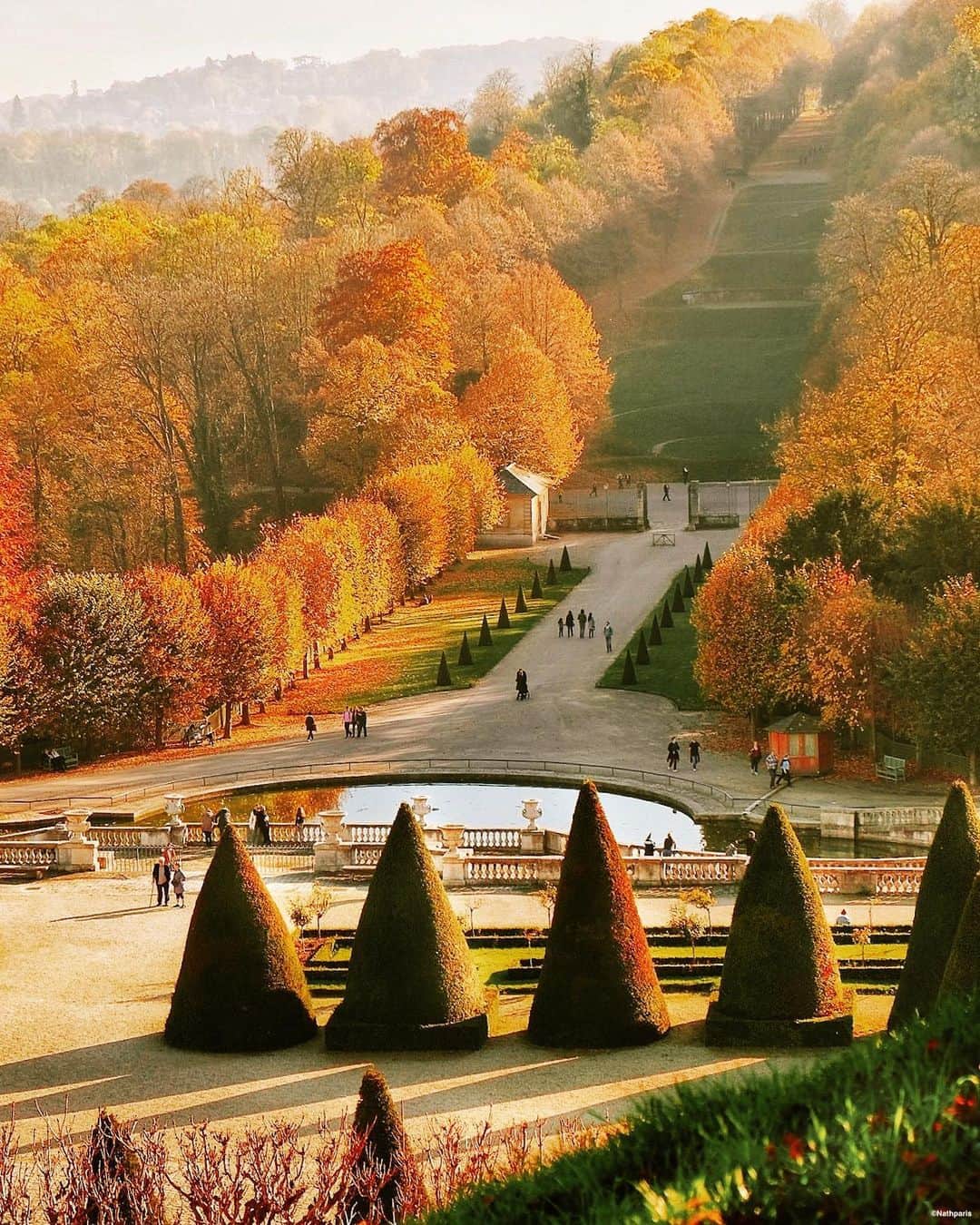 nathparisのインスタグラム：「AUTUMN LIGHT 🍁 . Memory of October 2015 Have a nice day 💛」