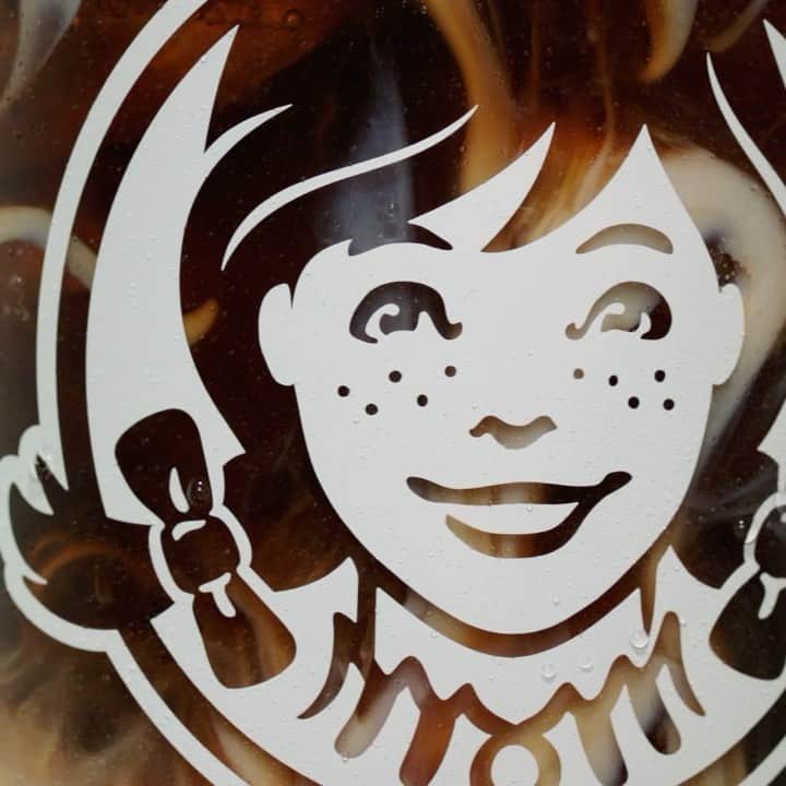 ウェンディーズのインスタグラム：「ditch the zero and get with a hero.」