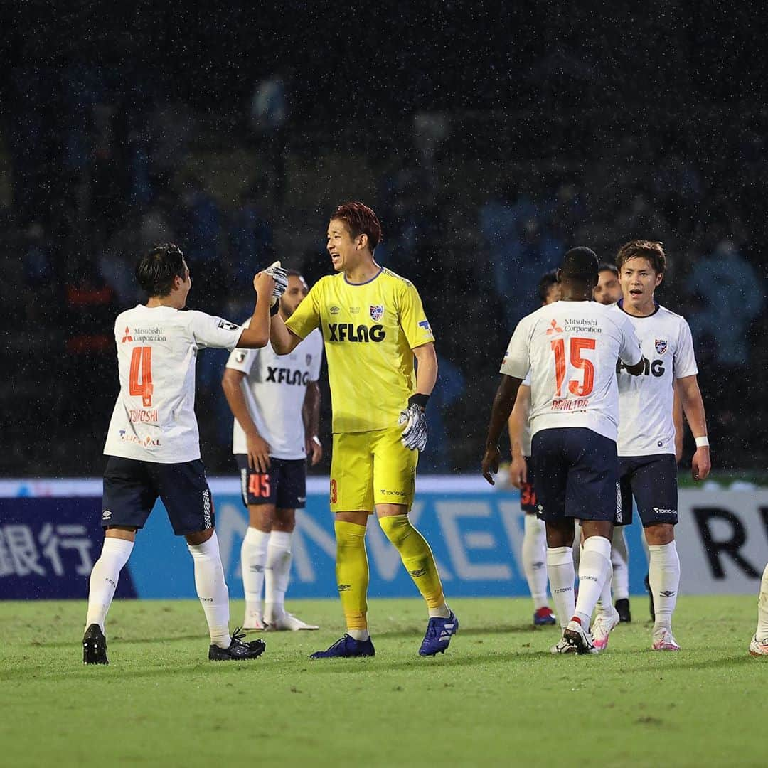 FC東京オフィシャルグッズさんのインスタグラム写真 - (FC東京オフィシャルグッズInstagram)「✊✊✊ 🔵🔴 #FULLTIME #TokyoKawasaki  YBCルヴァンカップ プライムステージ準決勝 #川崎フロンターレ 0-2 #FC東京   90分間集中力を切らすことなく戦い続け完封勝利!!!!!!!!!!✊✊✊  川崎を倒し、決勝進出です!!!!!!!!!!!!!!!!!!!!!!!!!!✊✊✊ @fctokyoofficial  #ルヴァンカップ  #STAYWITHTOKYO #fctokyo #tokyo」10月7日 23時18分 - fctokyoofficial