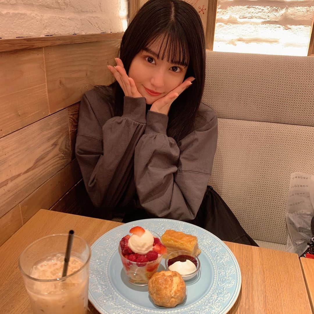 森青葉さんのインスタグラム写真 - (森青葉Instagram)「☺︎︎ 毎回お姉ちゃんとこれ食べてる スコーンがすきなのよ〜 #スコーン #カフェ」10月7日 23時25分 - aoba__mori_official