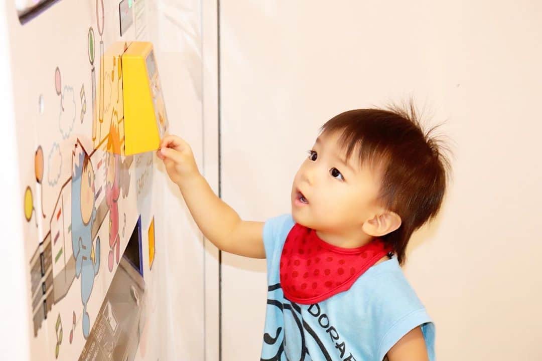 Momoeのインスタグラム：「#happy #家事 #育児 #family #家族 #boy #smile #男の子 #息子 #code #love #lucky #kids #子供 #thankyou #宝物 #ベビー #fashion #follow #心 #縁 #パパ #ママ #家族写真 #男の子ママ #赤ちゃん」