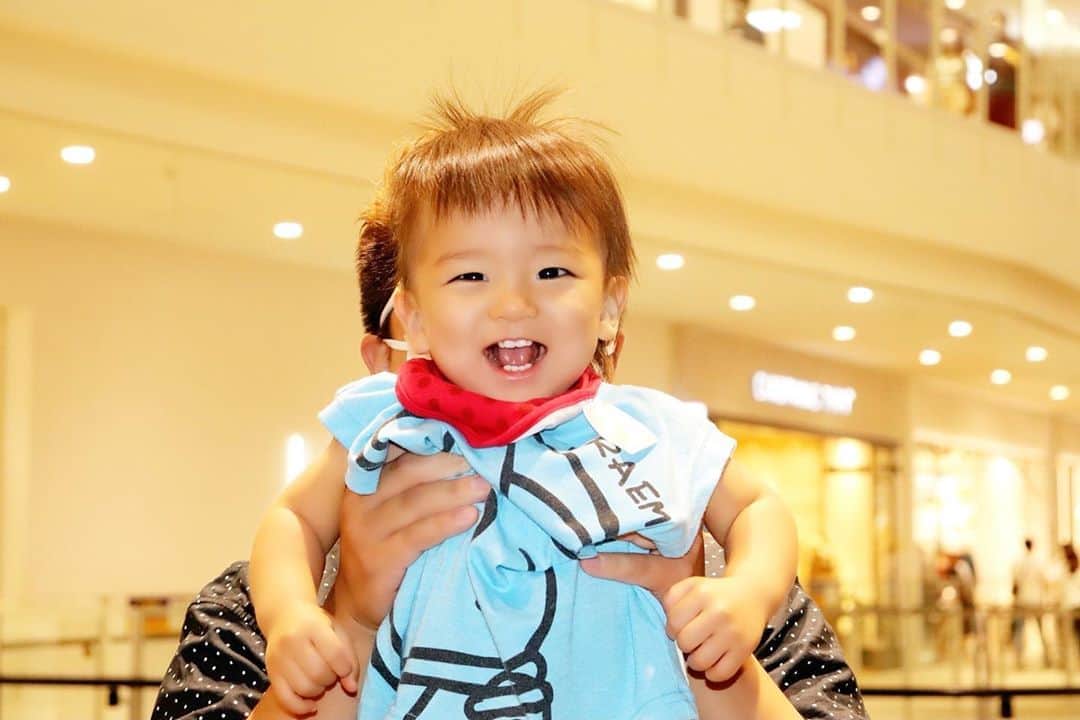 Momoeのインスタグラム：「#happy #家事 #育児 #family #家族 #boy #smile #男の子 #息子 #code #love #lucky #kids #子供 #thankyou #宝物 #ベビー #fashion #follow #心 #縁 #パパ #ママ #家族写真 #男の子ママ #赤ちゃん」