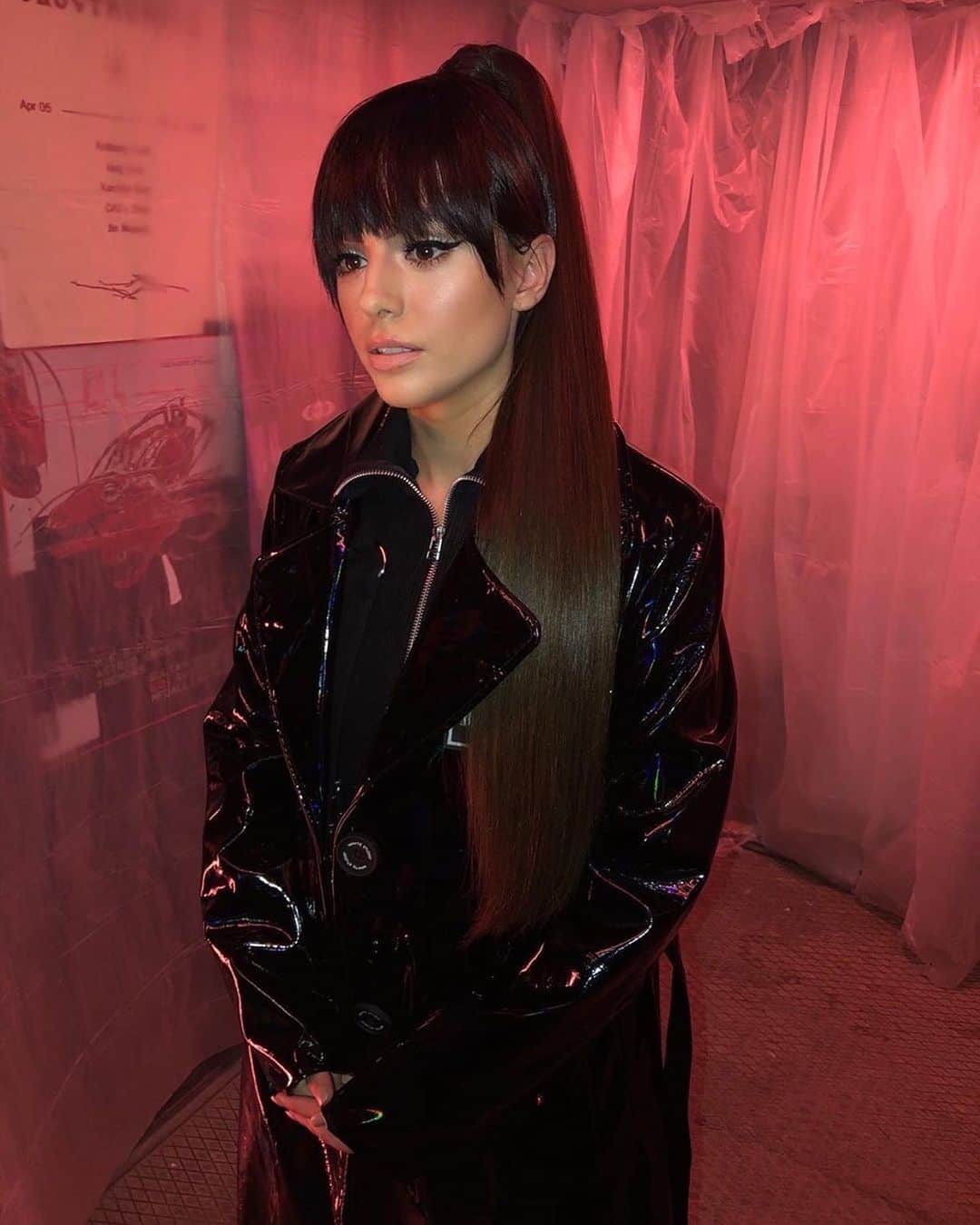 シェール・ロイドのインスタグラム：「Thanks so much for all the love on One Drink Away 💕」