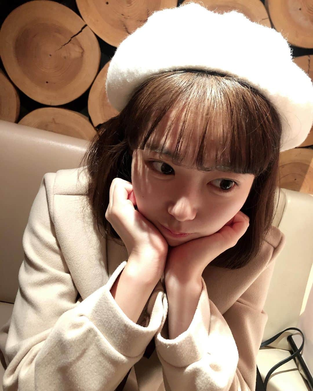 杉山まひろのインスタグラム：「ベレー帽の季節がやってきて嬉しい🍄 すっかり秋ですね^_^  #ミス慶應 #ミス慶應SFC #ミスコン #instalike #like4like #likeforlike #followme #followback #japan #サロンモデル #いいね返し #instagood #followme #ベレー帽」