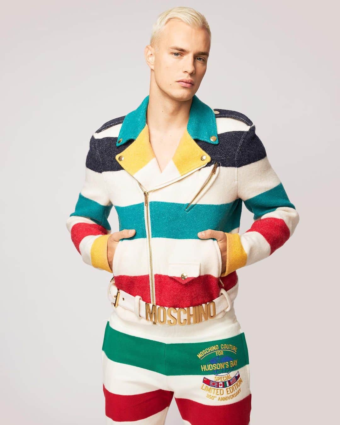 ジェレミー・スコットのインスタグラム：「EXCITED TO UNVEIL THE SPECIAL CAPSULE COLLECTION THAT I’VE CREATED FOR @hudsonsbay WITH THEIR ICONIC STRIPED BLANKET TO CELEBRATE THEIR 350 YEAR ANNIVERSARY ! @denek_k WEARING A WOOL BIKER JACKET WITH COMBED FLEECE EMBROIDERED SWEAT PANTS PHOTOGRAPHED BY @marcus_mam」