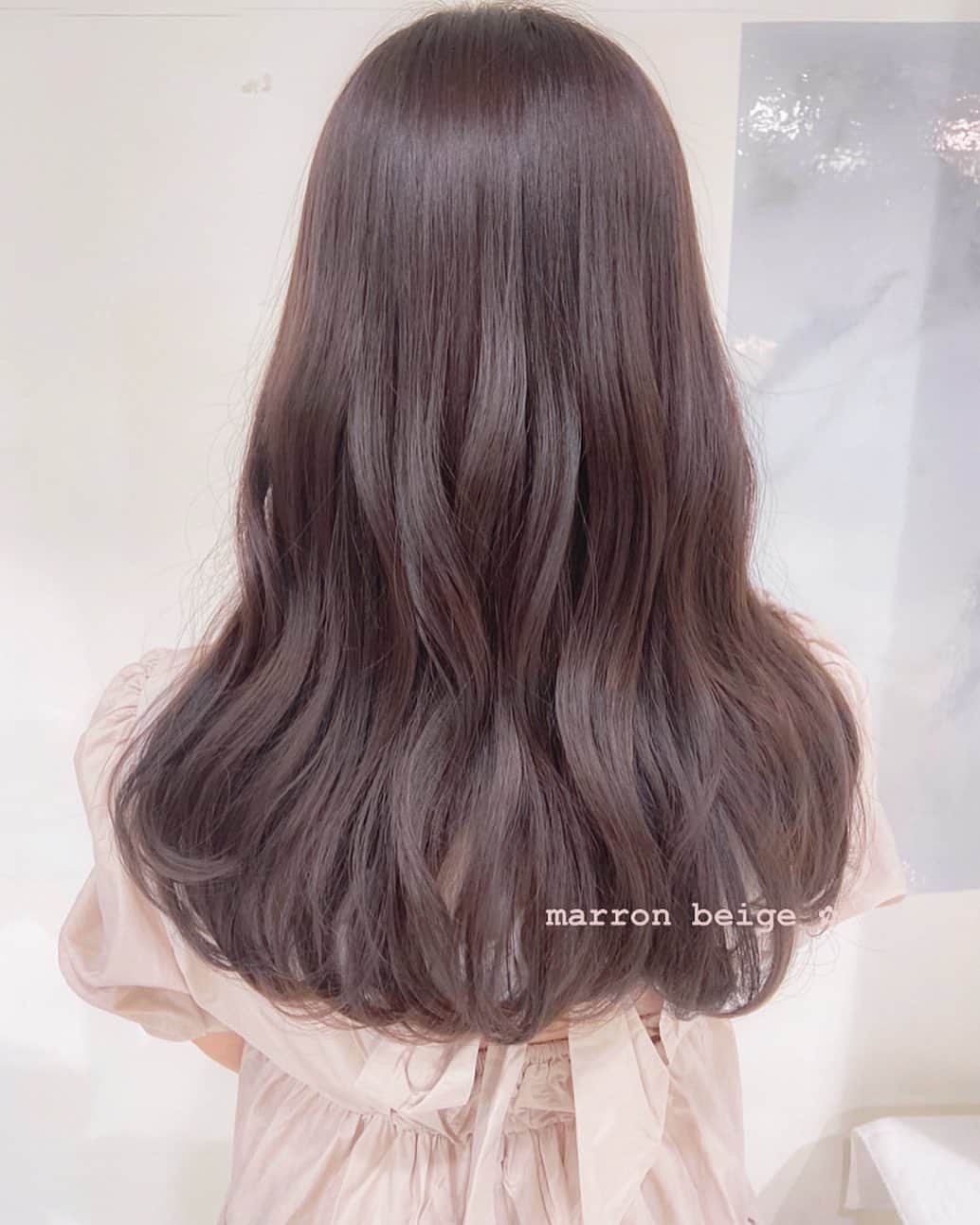 佃加菜のインスタグラム：「marron beige✿ 柔らかいマロンベージュは 女の子らしい透明感のある雰囲気に✿ 秋のベージュのお洋服に合わせて可愛い♡」