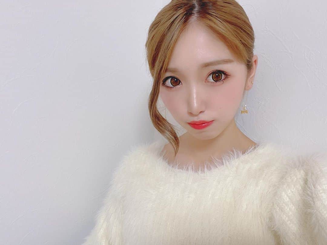 そら のインスタグラム：「昨日から1週間程お休み頂いてます☺️﻿ もうすっかり寒いからニットだね😩💕﻿ ﻿ ﻿ #新宿 #歌舞伎町 #六本木 #ミナミ #キャバ嬢﻿ #キャバクラ #姉妹 #キャバキャバ #麻布 #ラウンジ﻿ #キャバレー #ガールズバー #自撮り女子  #ニット女子」