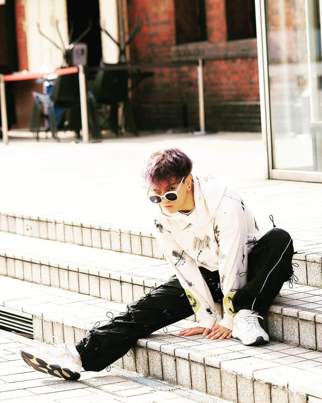 敬太郎さんのインスタグラム写真 - (敬太郎Instagram)「カッコつけた伸脚運動がこれです。  #fashion #streetfashion #streetstyle #yeezy #koreanfashion #japaneseculture #coordinate  #ファッション #ファッションコーデ #メンズコーデ #ストリートファッション #ストリート系男子」10月7日 15時26分 - keitaro_bnv_0507