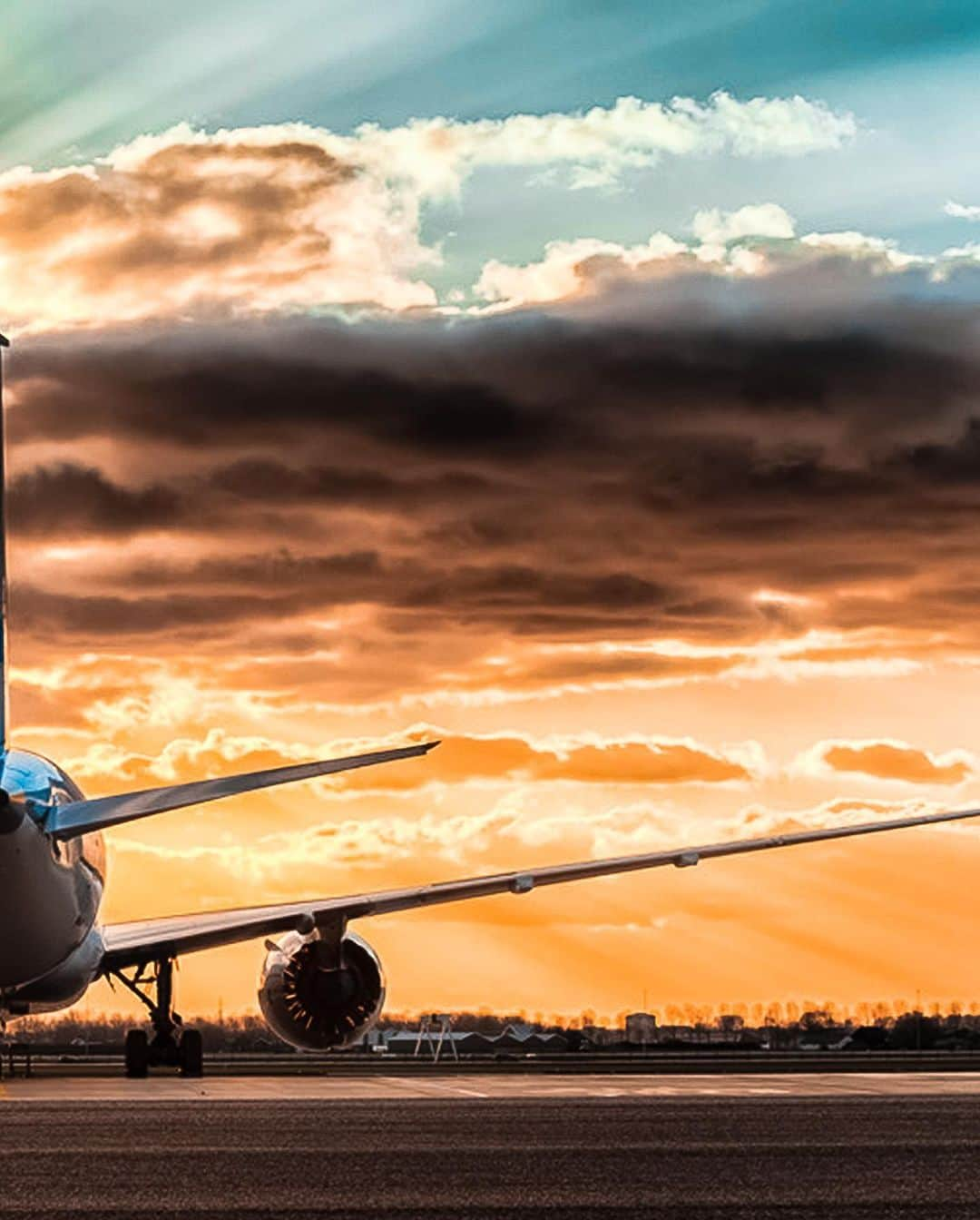 KLMオランダ航空さんのインスタグラム写真 - (KLMオランダ航空Instagram)「Today marks our 101st birthday. Exactly a year ago, we celebrated a special milestone, looking back on a century of aviation and innovation, and forward to a bright future, unaware of the stormy weather that lay beyond the horizon. The corona pandemic affects us all deeply and the road to recovery is long and uncertain. We will continue rebuilding in the years ahead, nurturing our ever-stronger pioneering and enterprising spirit. We are committed to navigating this crisis, but we cannot do so without you, our customers and followers. We are most grateful for your loyal support and understanding. We thank everyone at KLM for their dedication and all the hard work they put into our beautiful company. Let’s weather this storm together and do not forget that, even above the darkest clouds, the sun still shines. ☀️💙 #KLM #101 #birthday 📷 by @markw8endonk」10月7日 16時01分 - klm