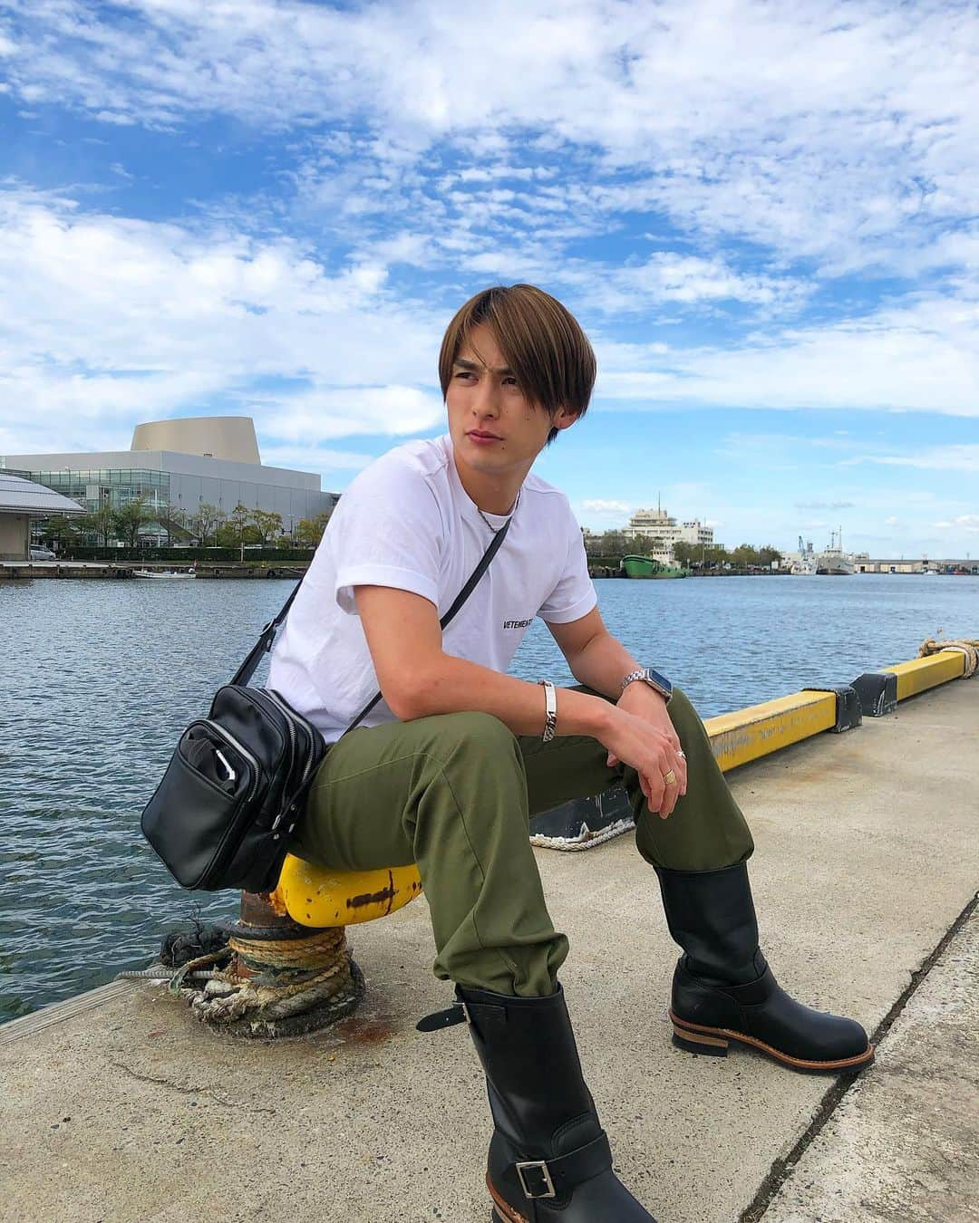 小見山直人 さんのインスタグラム写真 - (小見山直人 Instagram)「FM新潟 生放送と収録してきました🙋‍♂️✨ 聴いてくれたかな？  来週もお楽しみに✌️  ほのか最近ポートレートにハマってるらしい🙋‍♂️」10月7日 16時21分 - naoto_lol